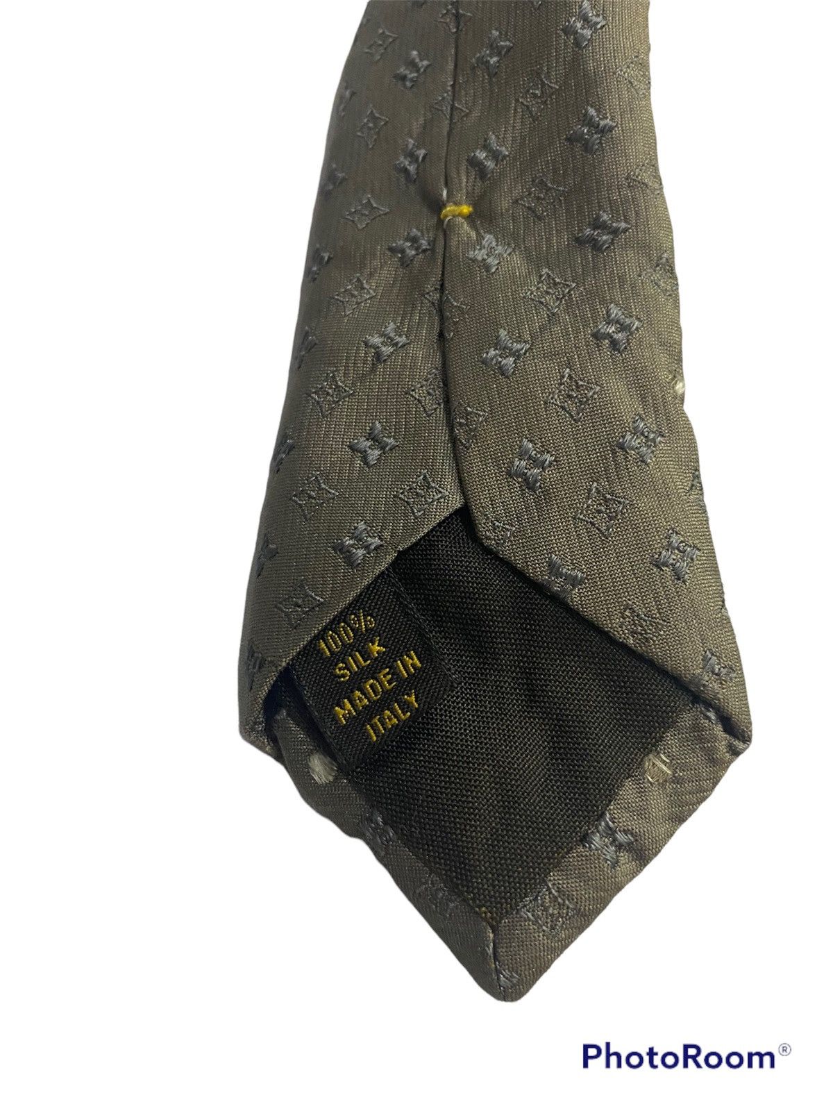 Louis Vuitton Louis Vuitton Monogram Grey Silk Logo Tie Size ONE SIZE - 4 Thumbnail