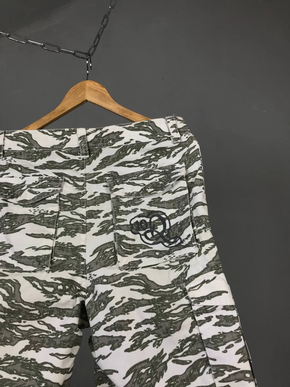 Vintage Nike swoosh streetwear vintage cargo vintage 10R shorts Size US 32 / EU 48 - 10 Thumbnail