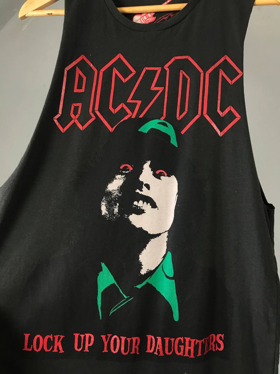 Vintage AC/DC vintage rock band tee Size US S / EU 44-46 / 1 - 3 Thumbnail