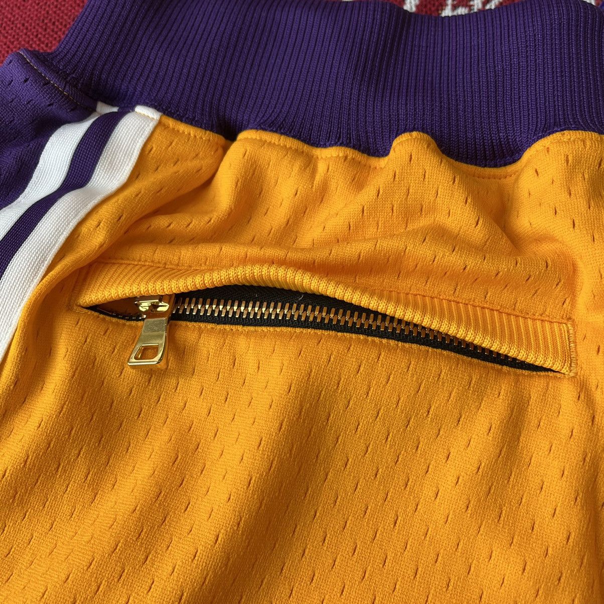 Just Don Los Angeles Lakers 1996-97 Home Shorts Gold Size XL