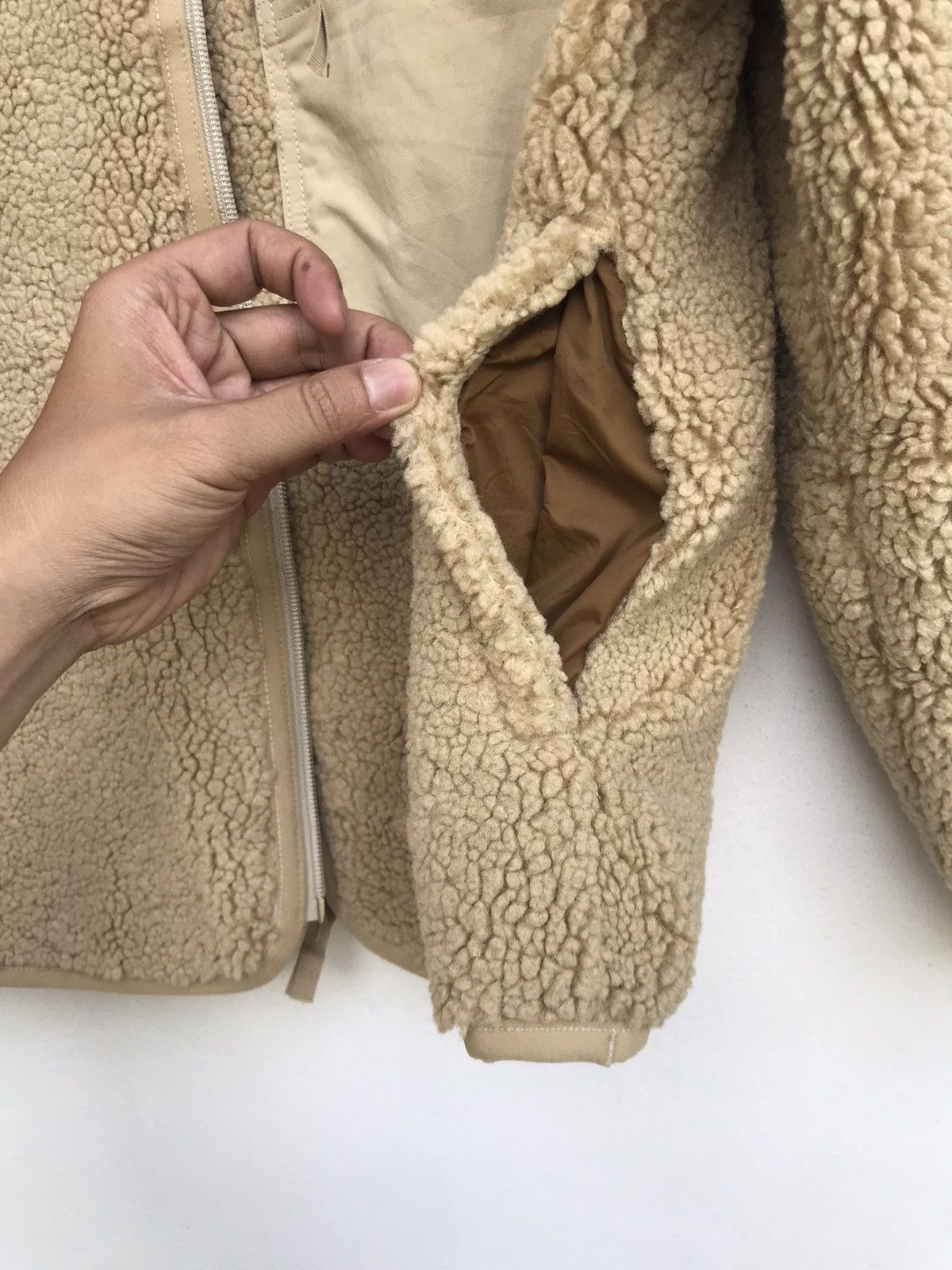 Lemaire × Uniqlo Lemaire X Uniqlo Sherpa Reversible Jacket Size US M / EU 48-50 / 2 - 10 Thumbnail
