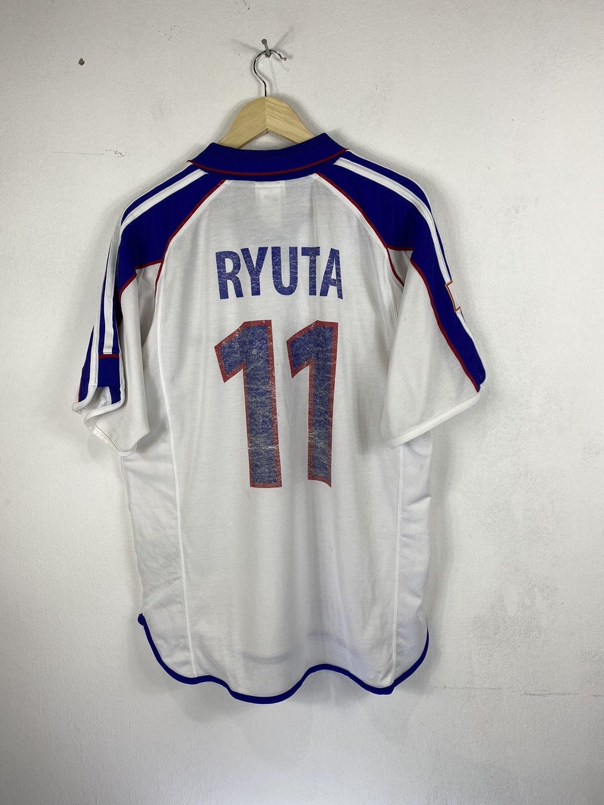 Adidas × Vintage Vintage adidas Japan 2000 away RYUTA jersey Size US L / EU 52-54 / 3 - 8 Thumbnail