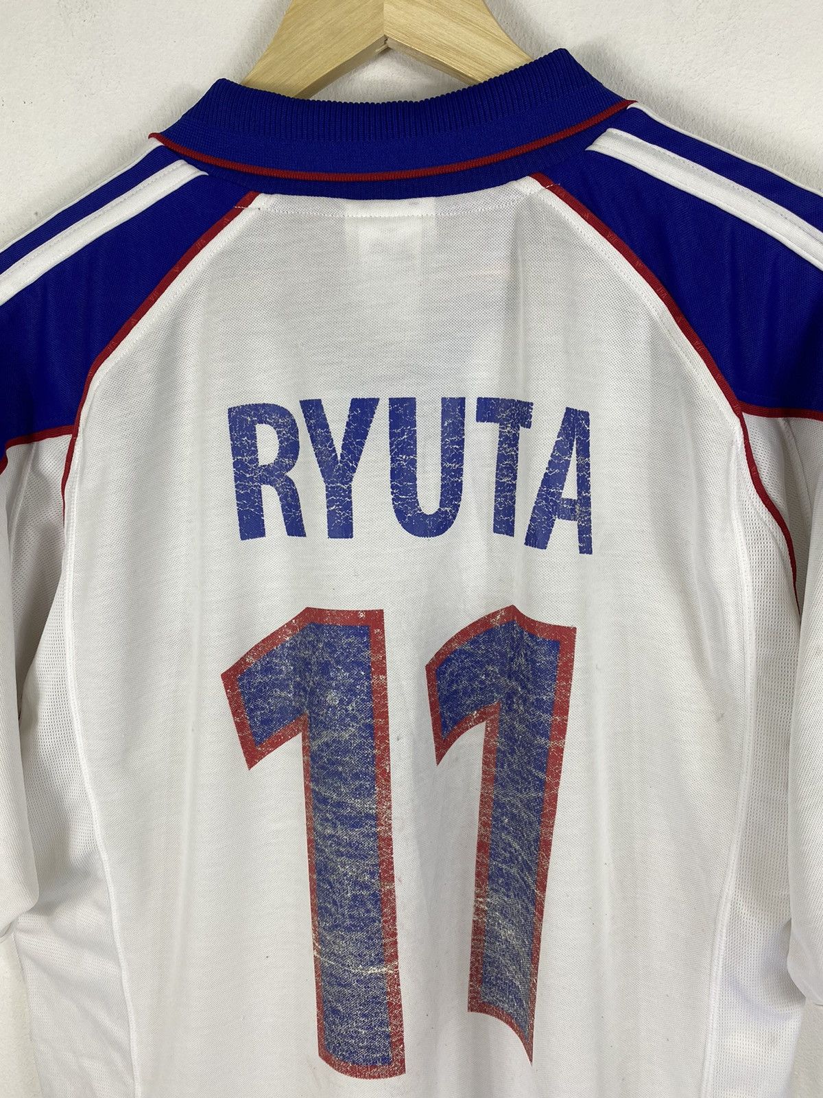 Adidas × Vintage Vintage adidas Japan 2000 away RYUTA jersey Size US L / EU 52-54 / 3 - 10 Thumbnail
