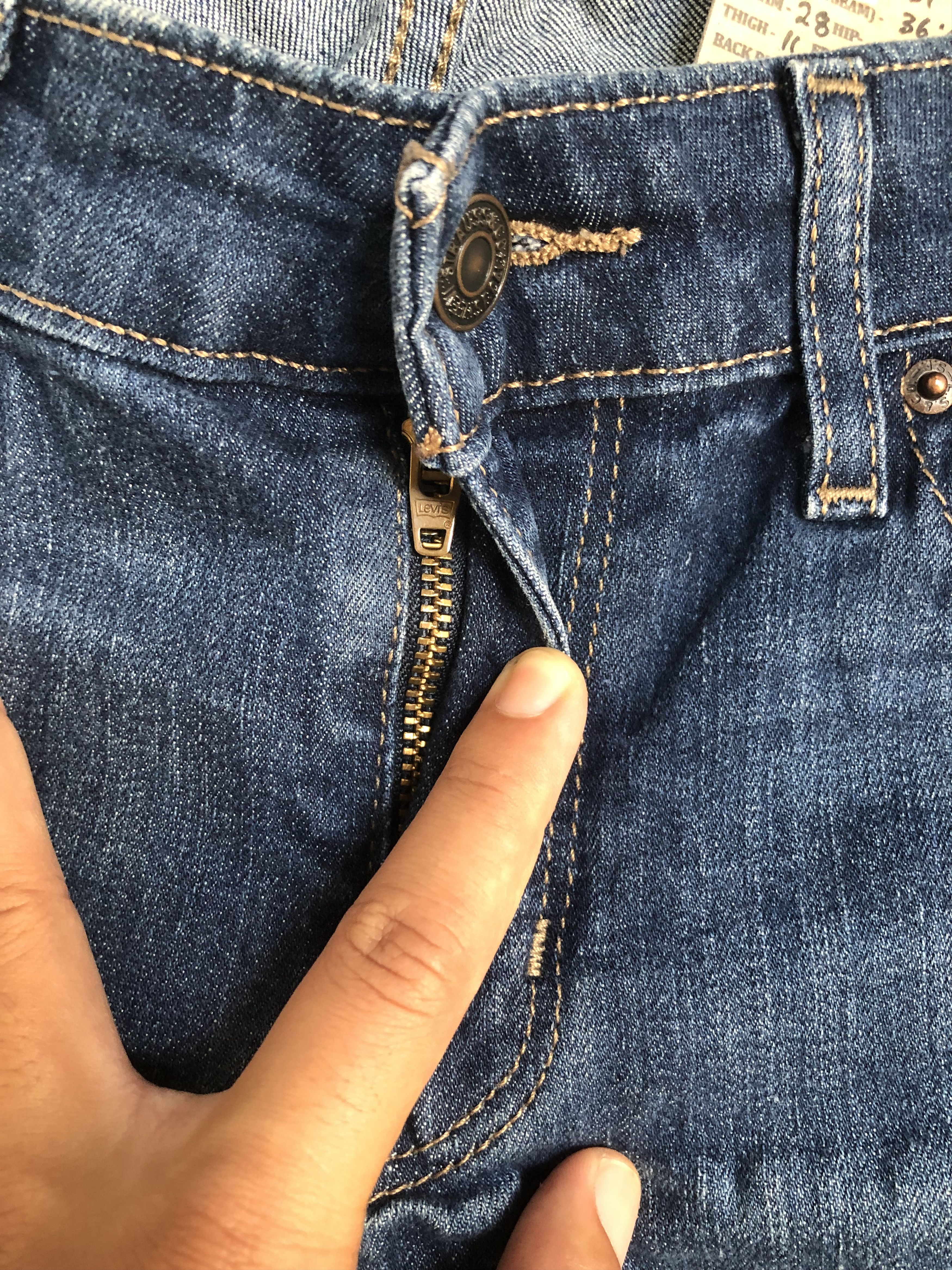 Levis 711 Skinny Denim Jean L293