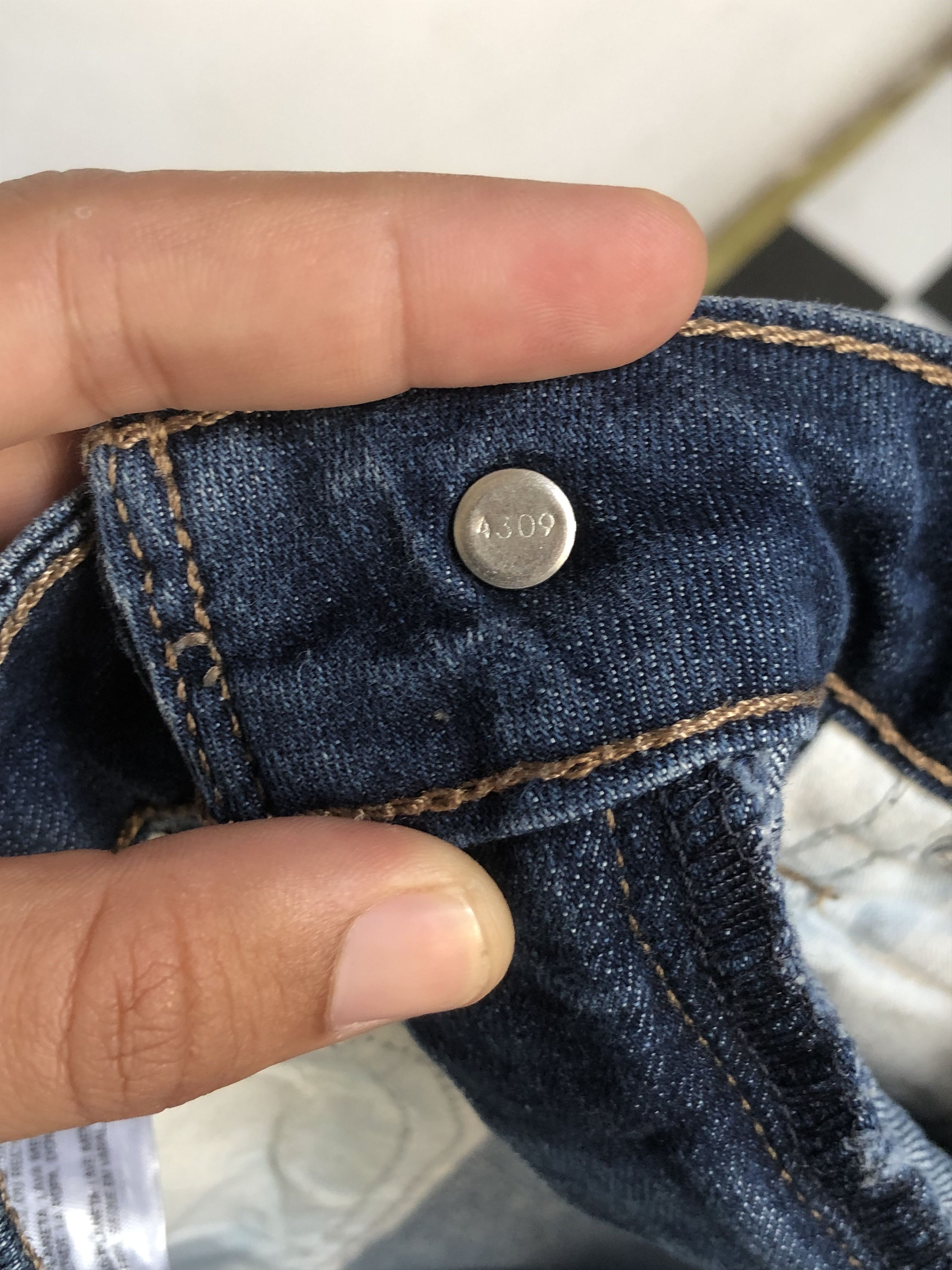 Levis 711 Skinny Denim Jean L293