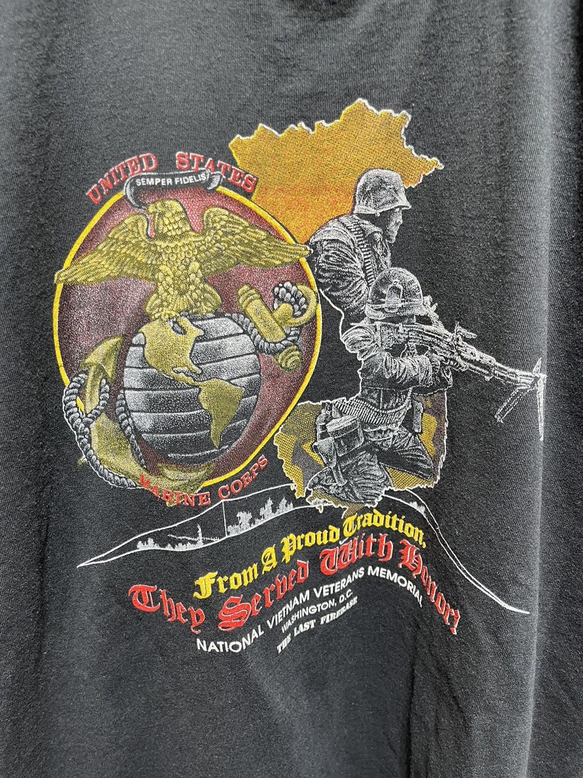 Vintage Vintage 1990s Single Stitch USMC Big Graphic Shirt Size US L / EU 52-54 / 3 - 2 Thumbnail