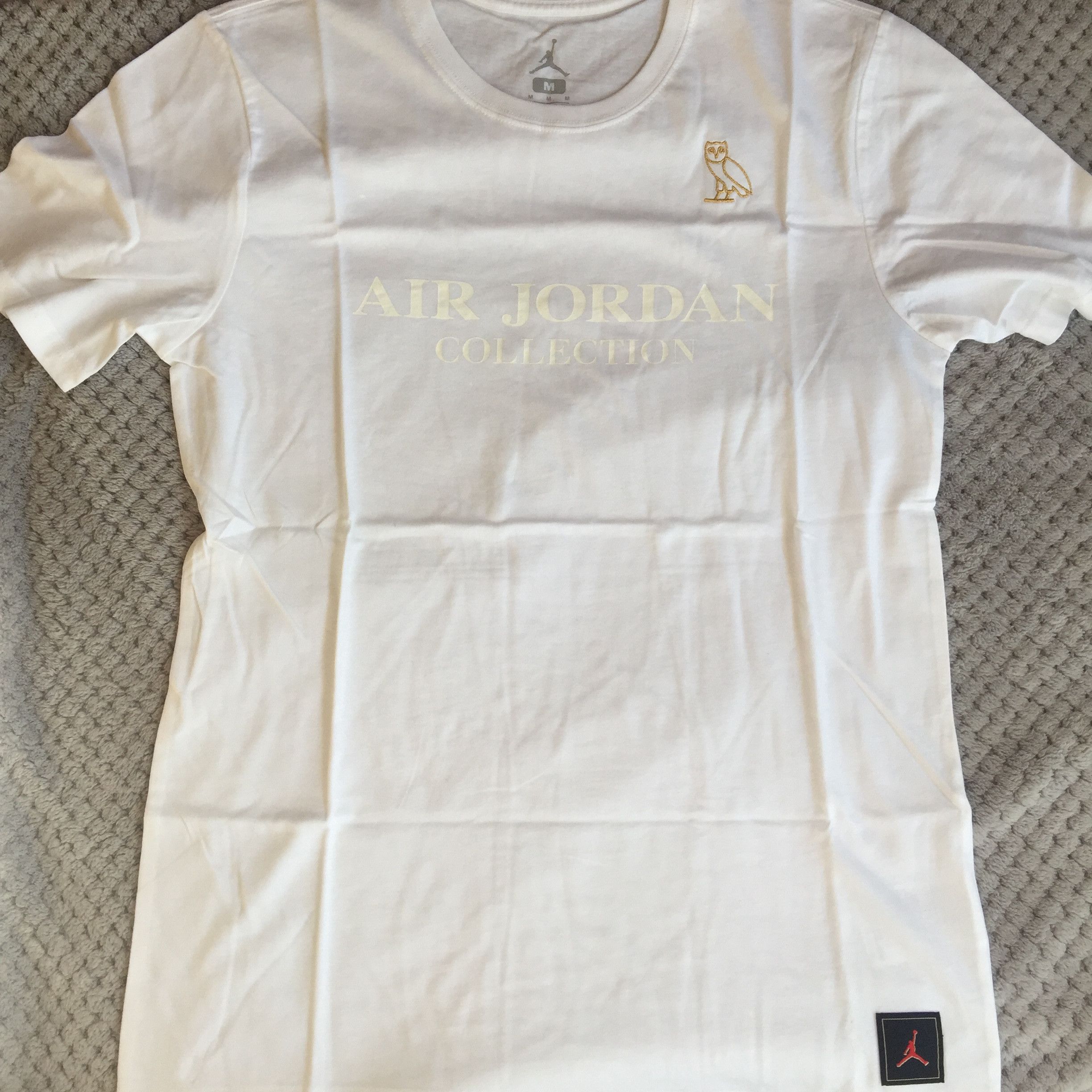 Jordan Brand × Nike × October's Very Own Air Jordan Collection x OVO Collab Tee Size US M / EU 48-50 / 2 - 5 Thumbnail