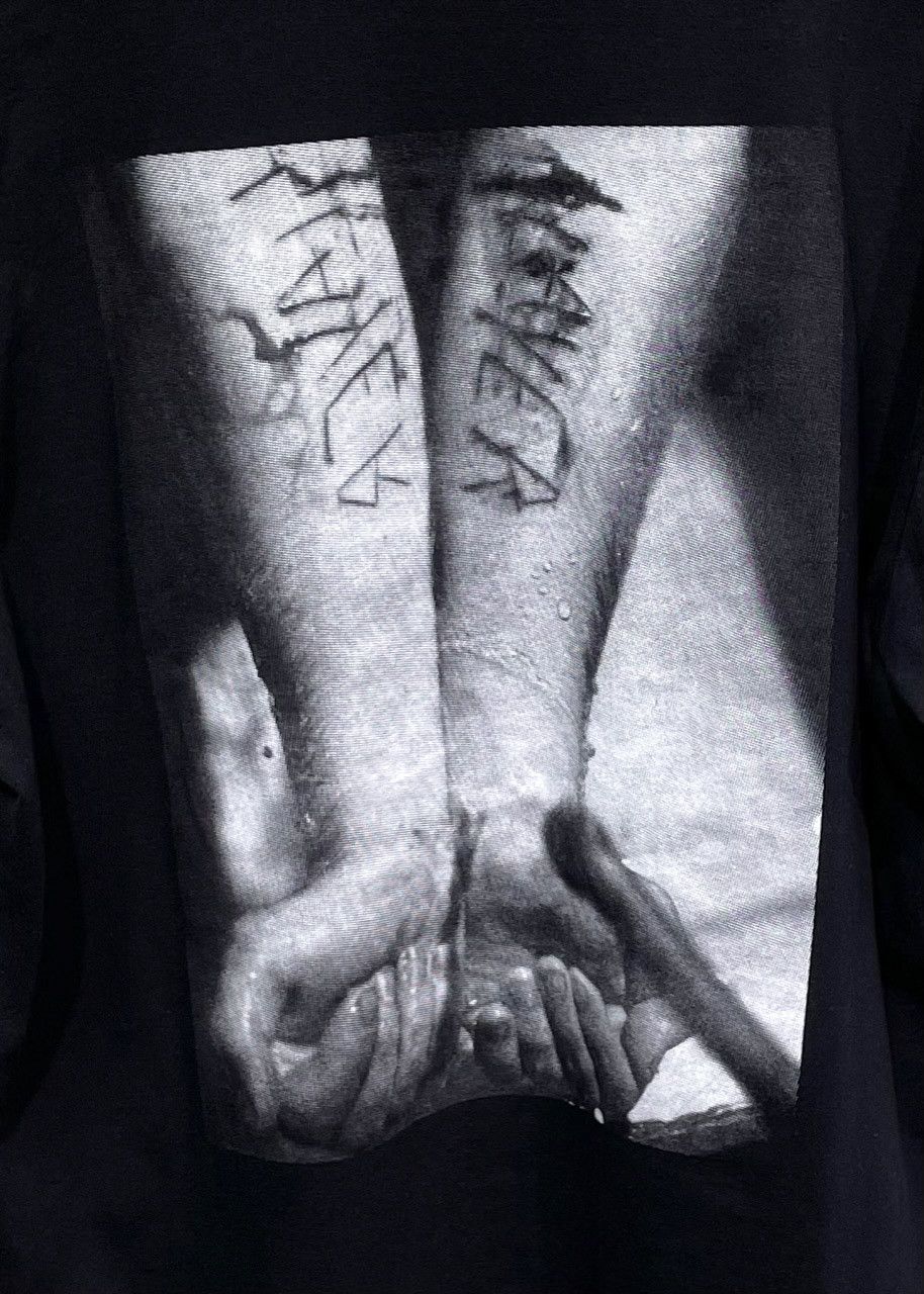 Supreme Supreme Black Layer Hands Print Embroidered T-shirt Size US L / EU 52-54 / 3 - 6 Thumbnail