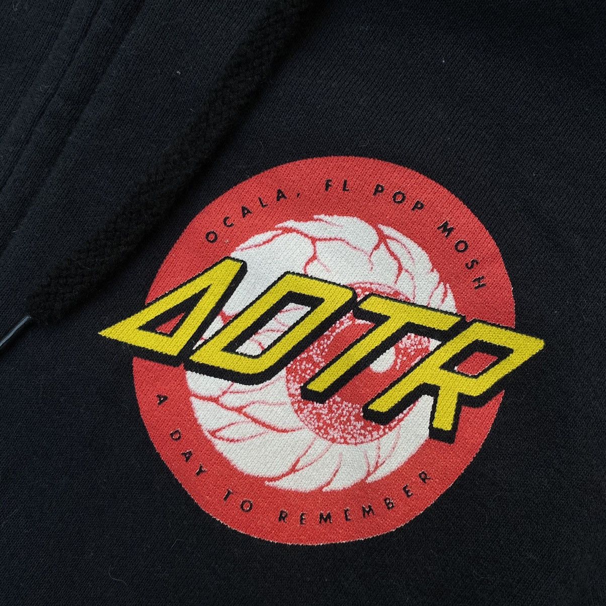 Band Tees A DAY TO REMEMBER BAND ZIP HOODIE Size US M / EU 48-50 / 2 - 3 Thumbnail