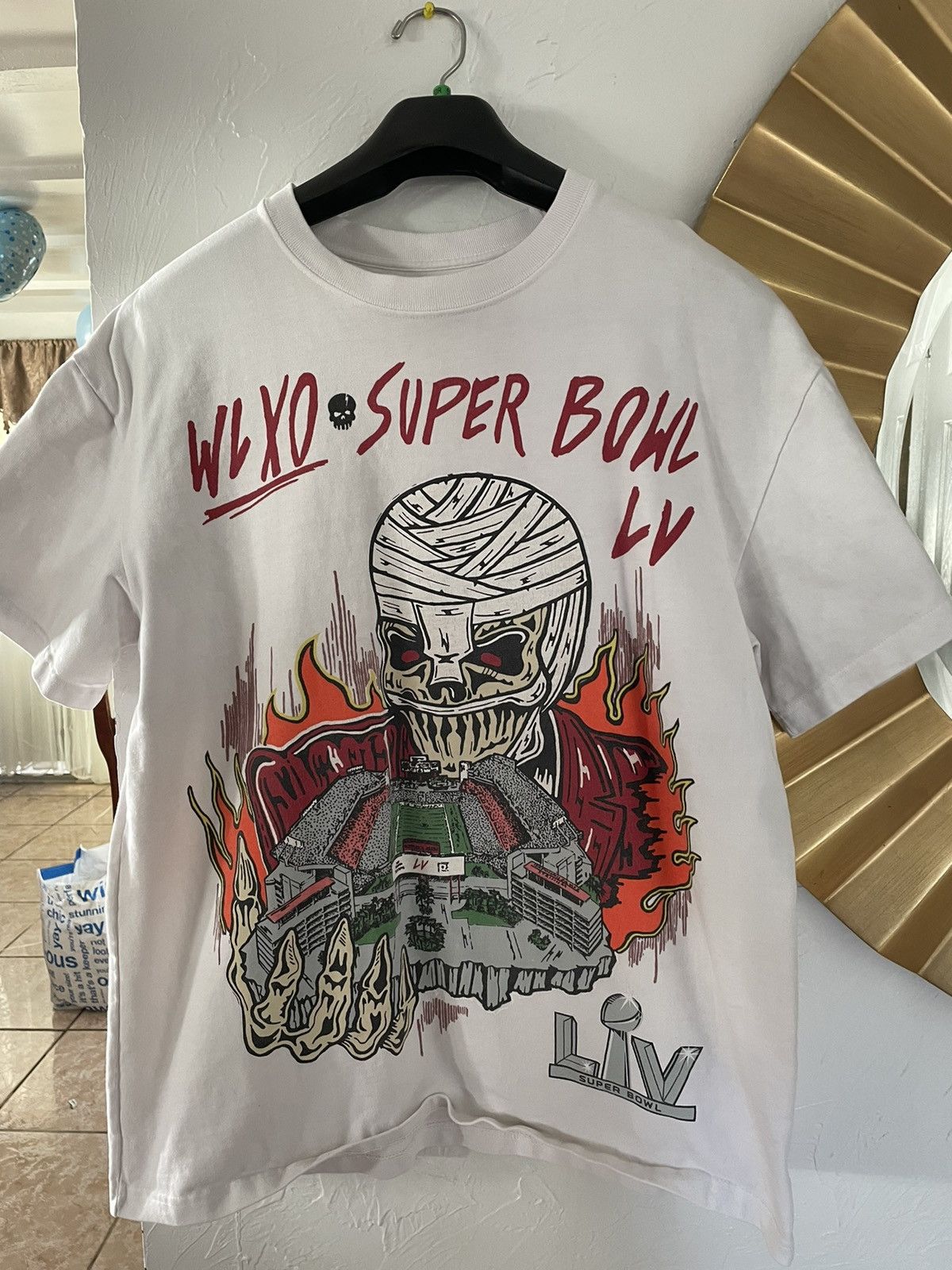 My Warren Lotas XO superbowl t-shirt finally arrived!, I gotta say that the  quality of it is amazing and it's heavy too. : r/TheWeeknd