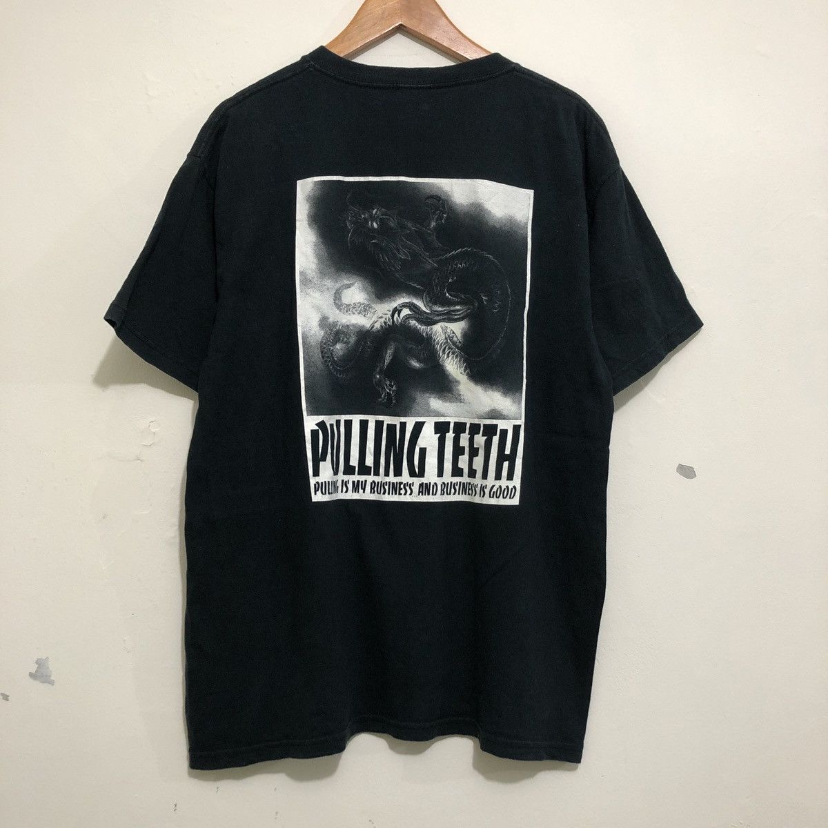 Vintage Vintage 00s Pulling Teeth Pulling Is My Business T-Shirt Size US L / EU 52-54 / 3 - 1 Thumbnail