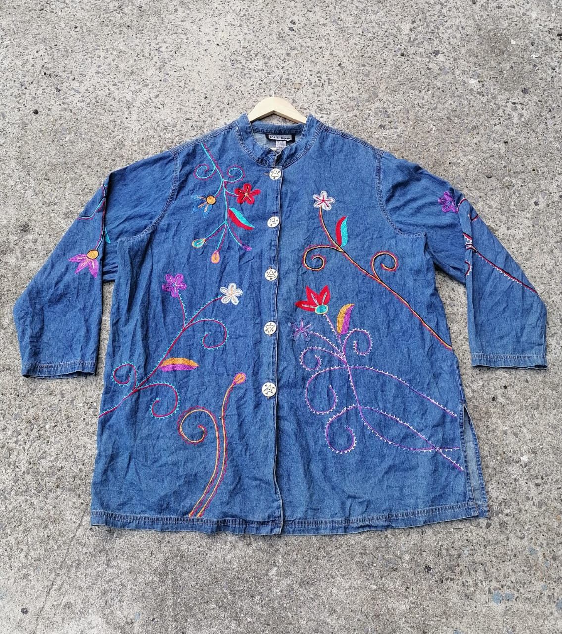 Indigo Indigo Moon Womenwear Embroidered Floral Longsleeve Denim Size ONE SIZE - 1 Thumbnail