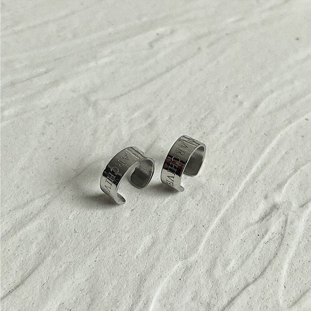 Jewelry × Vintage Fashion Alphabet Men's Titanium Steel Ear Clips Size ONE SIZE - 1 Thumbnail