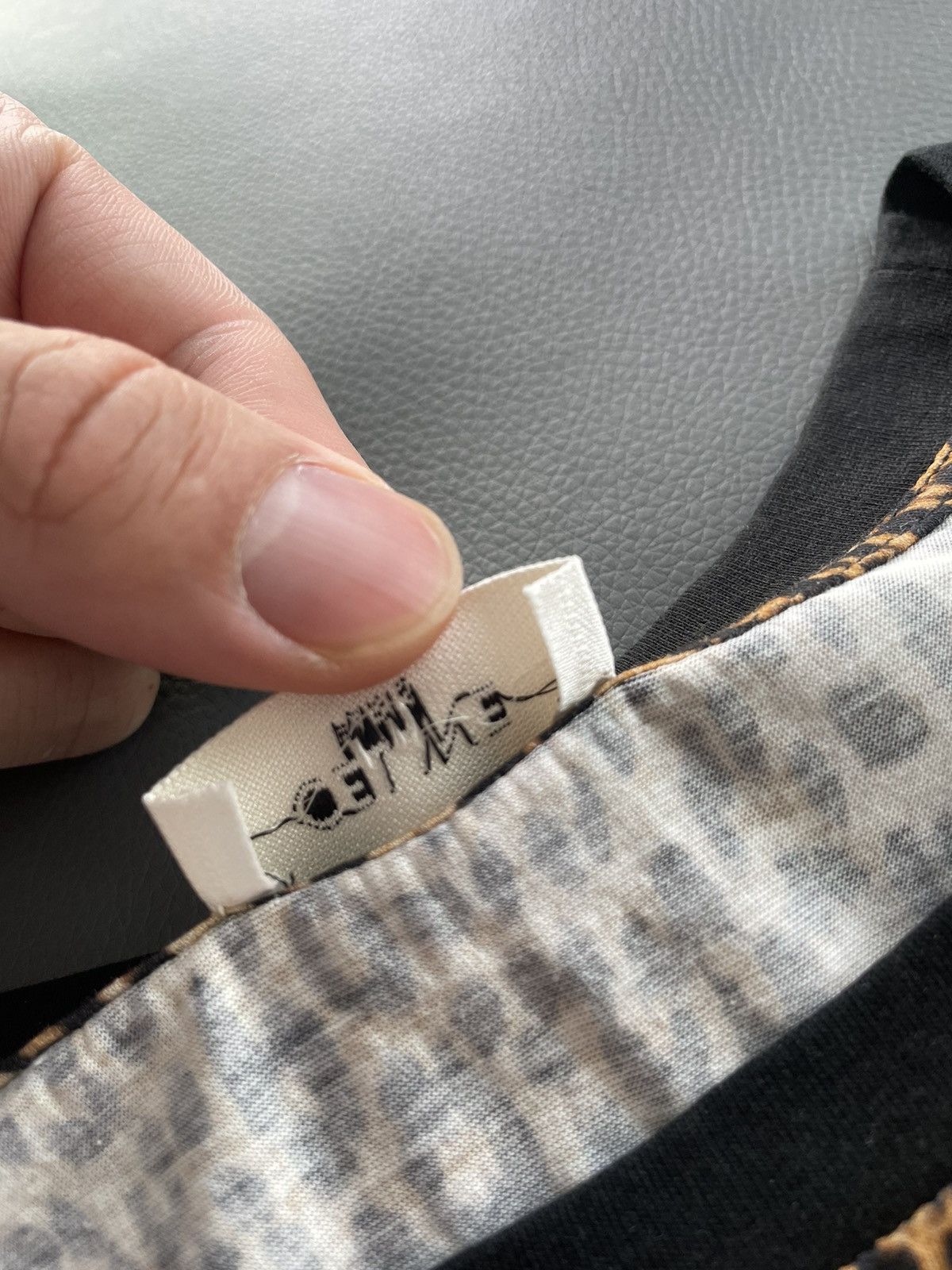 Celine × Hedi Slimane Rare Brand New Classic Hedi Runway Col Rond Leopard Shirt Size US L / EU 52-54 / 3 - 13 Thumbnail