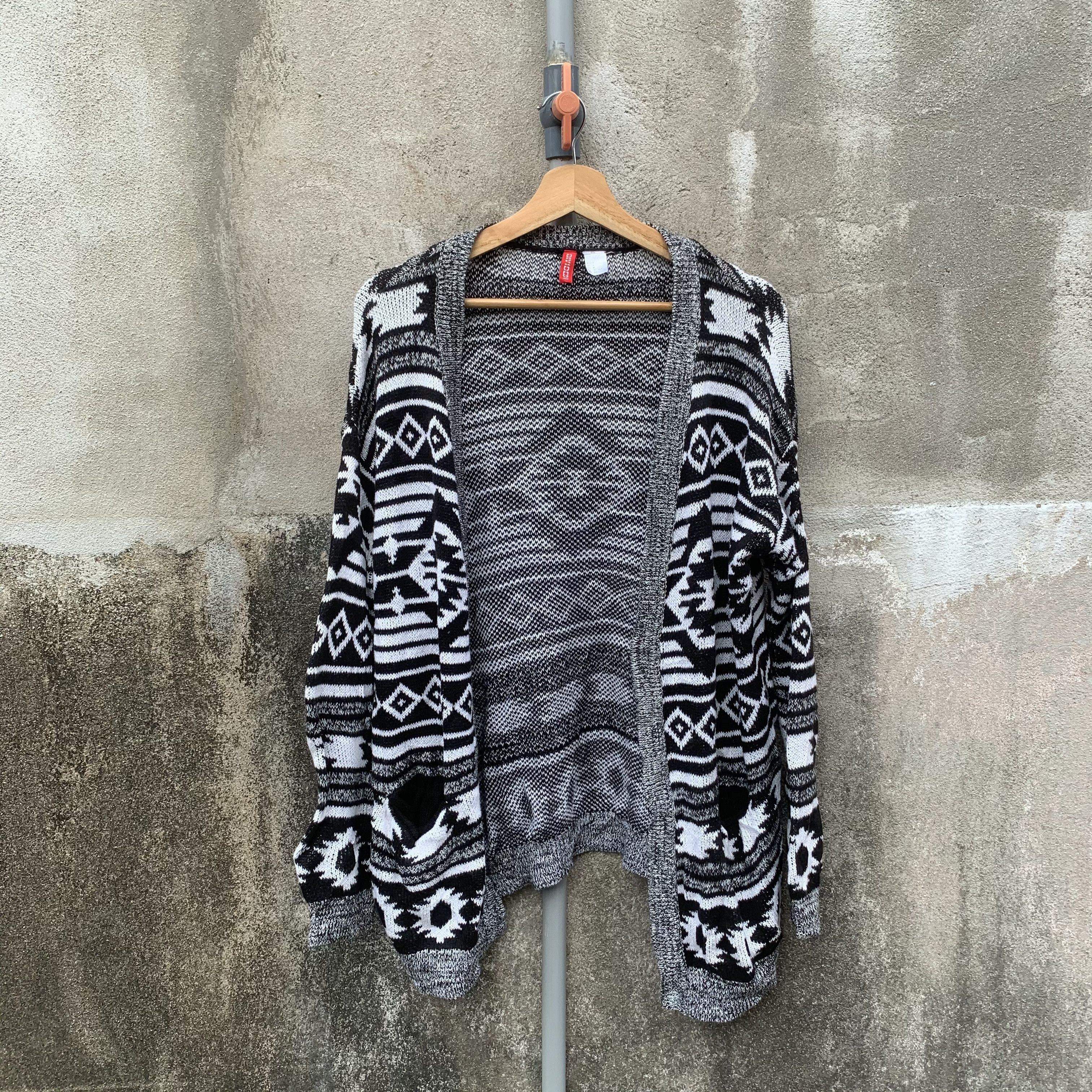 Divided Divided By H&M Knit Navajo Jumper Cardigan Open Sweater Size US L / EU 52-54 / 3 - 1 Thumbnail