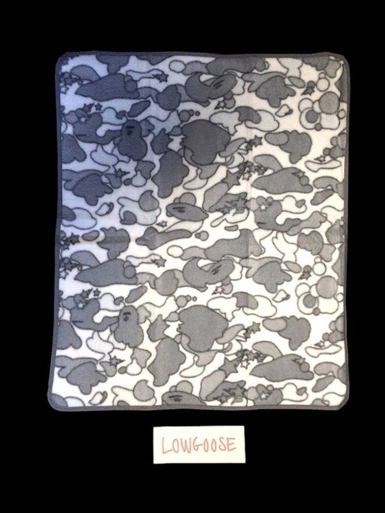 Bape 🔥 BAPE Mini Blanket Psyche Camo Kaws Snow Sta Size ONE SIZE - 1 Thumbnail