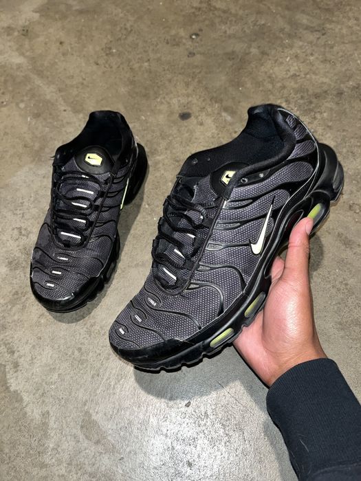 air max plus night ops