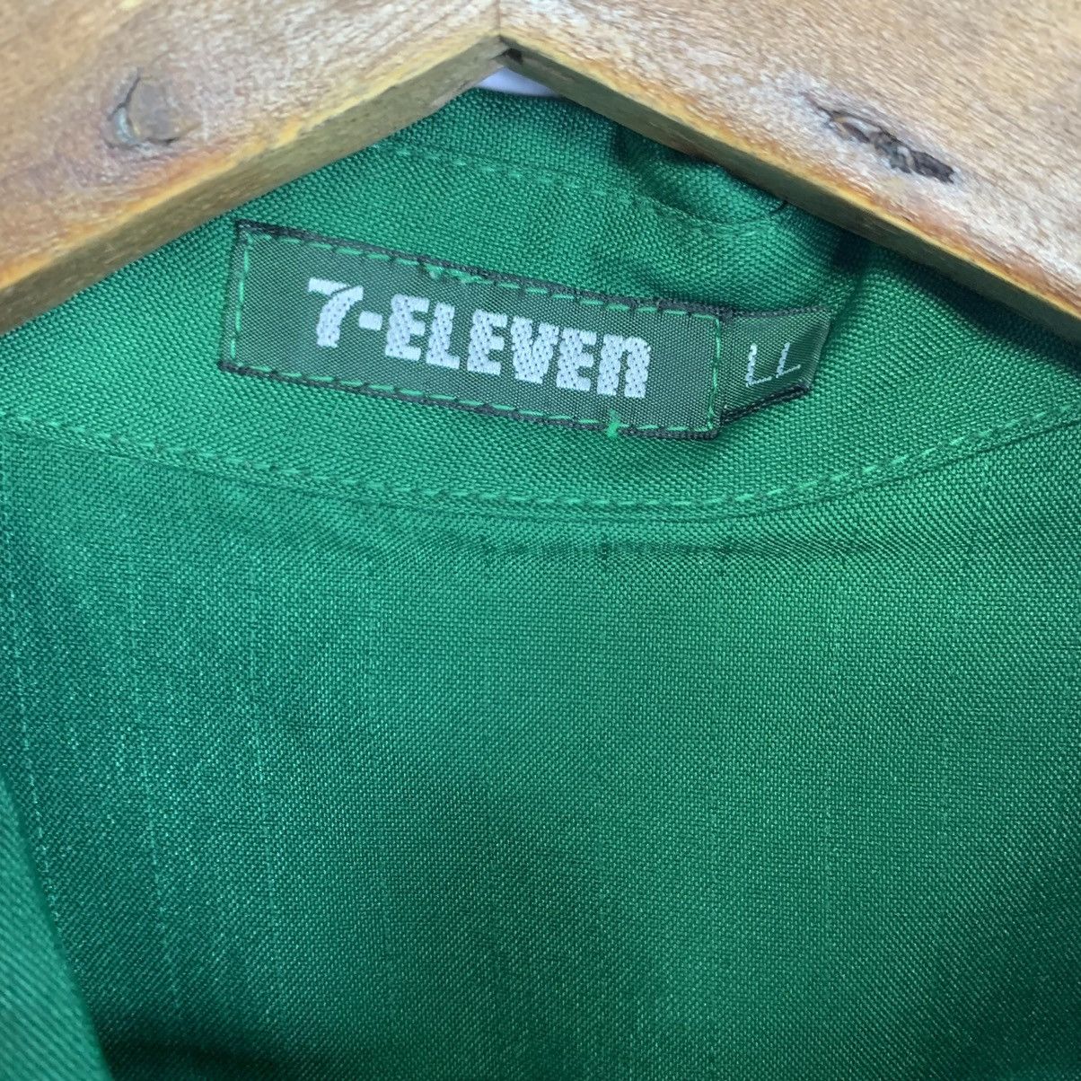 Japanese Brand Vintage 7 Eleven Zipper Long Sleeve Shirt Size US L / EU 52-54 / 3 - 5 Thumbnail
