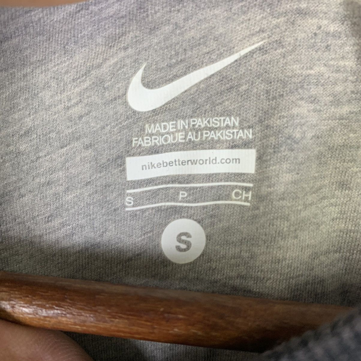 Nike Vintage Nike Swoosh Crewneck Sweatshirt Size US S / EU 44-46 / 1 - 5 Thumbnail