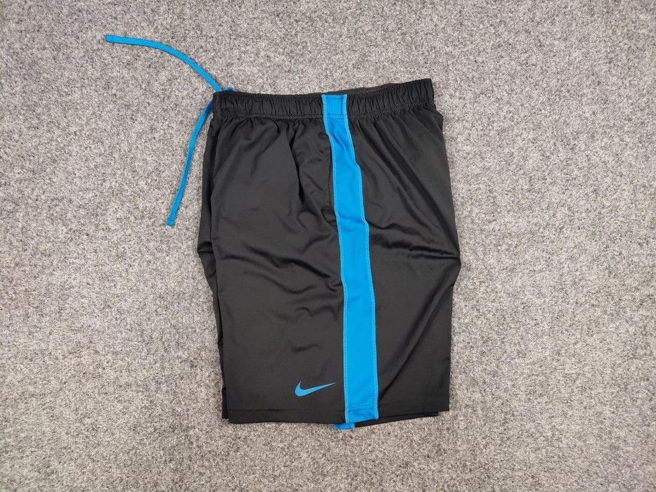 Nike Vintage Nike Shorts Grey Logo swoosh casual Y2K Streetwear Size US 34 / EU 50 - 4 Thumbnail