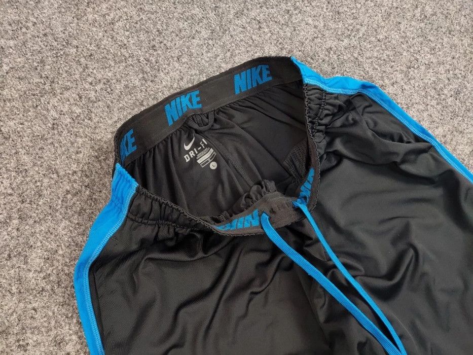 Nike Vintage Nike Shorts Grey Logo swoosh casual Y2K Streetwear Size US 34 / EU 50 - 8 Thumbnail