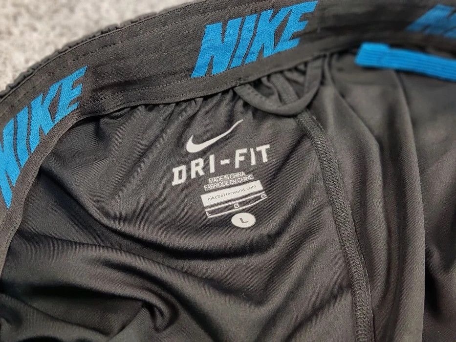 Nike Vintage Nike Shorts Grey Logo swoosh casual Y2K Streetwear Size US 34 / EU 50 - 9 Thumbnail