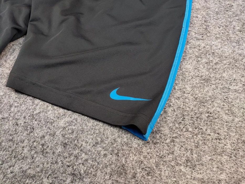 Nike Vintage Nike Shorts Grey Logo swoosh casual Y2K Streetwear Size US 34 / EU 50 - 7 Thumbnail
