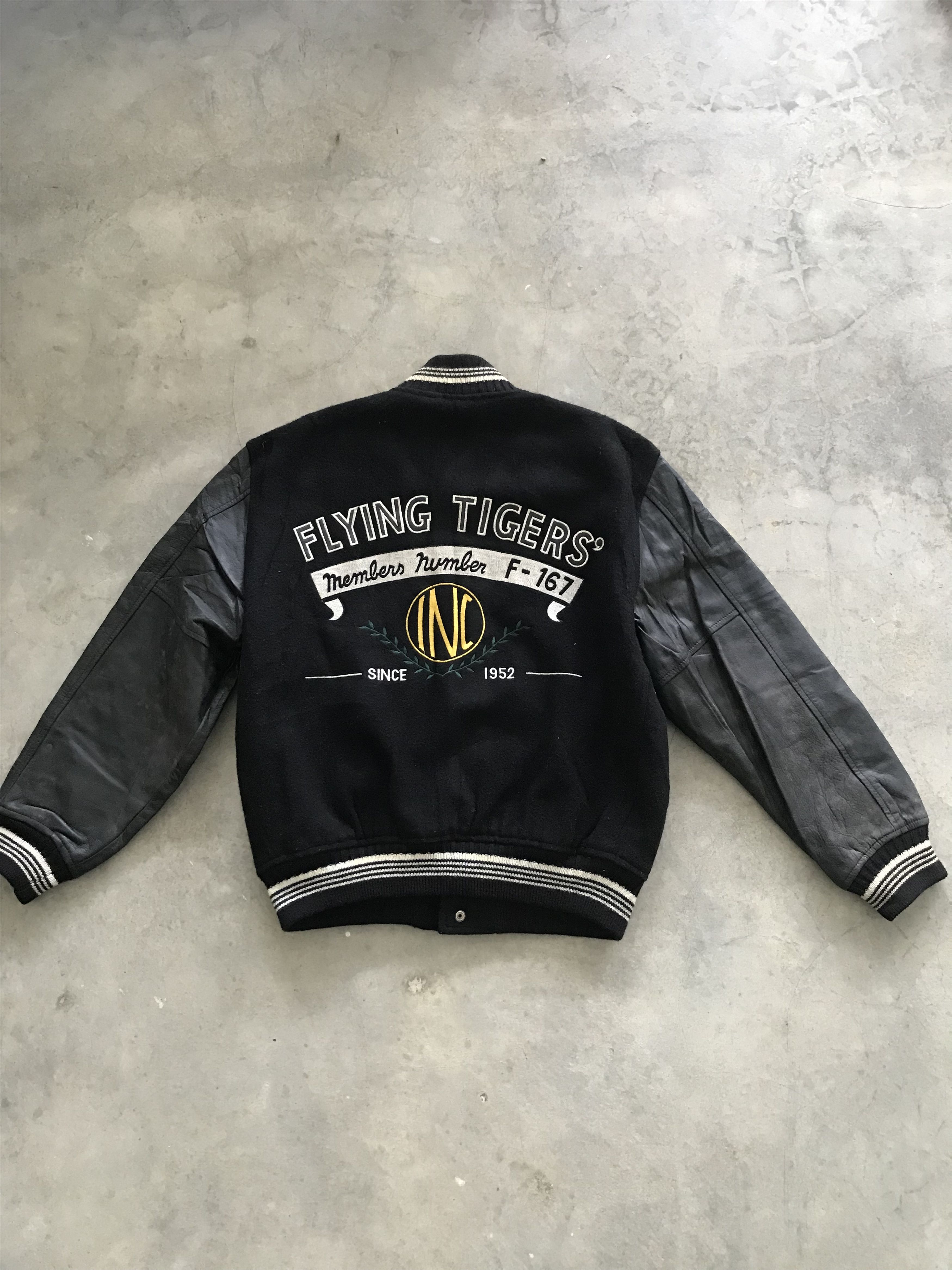 Vintage Vintage The Flying Tiger Military USN Varsity Jacket Size US M / EU 48-50 / 2 - 1 Thumbnail
