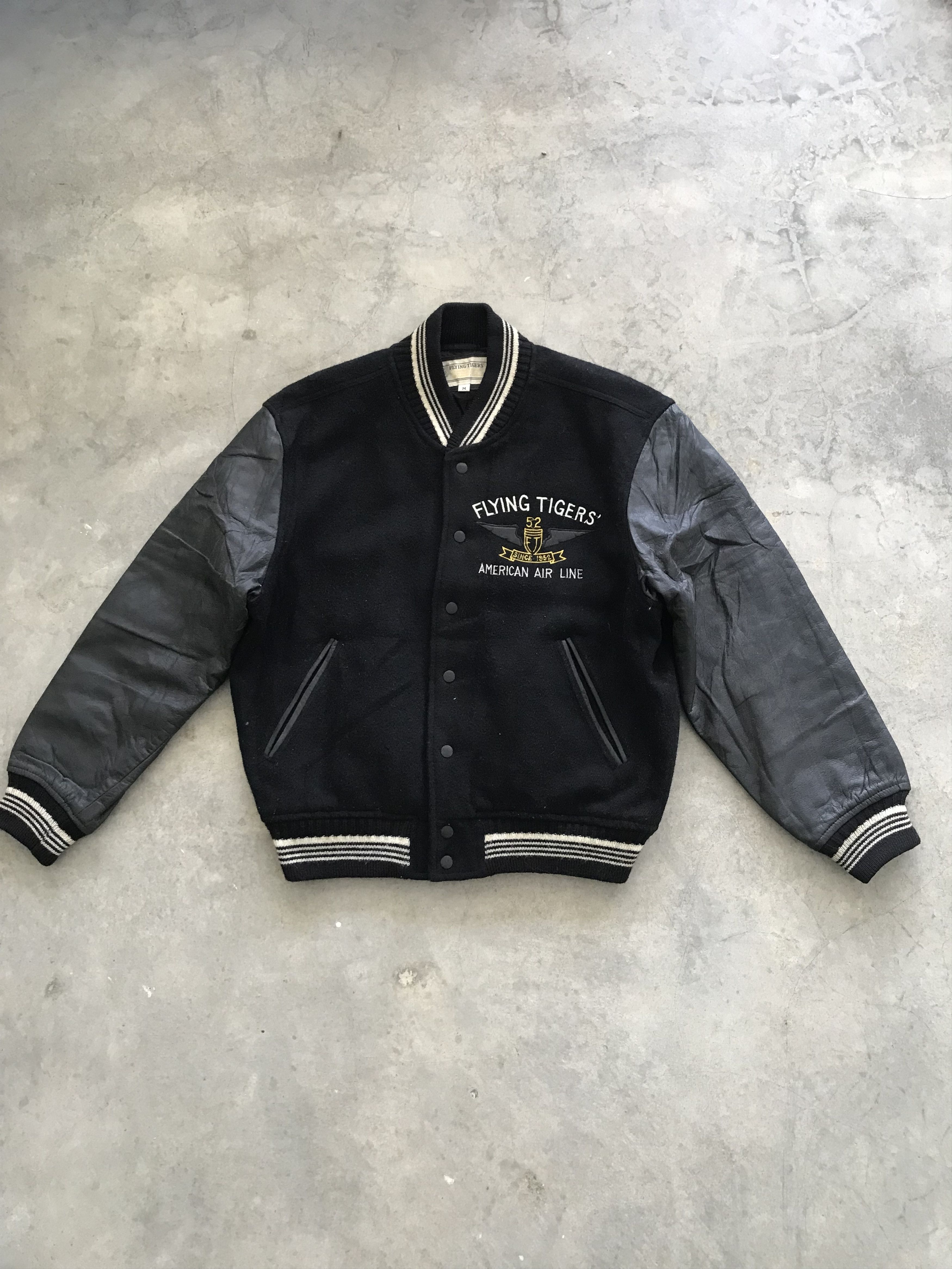 Vintage Vintage The Flying Tiger Military USN Varsity Jacket Size US M / EU 48-50 / 2 - 2 Thumbnail