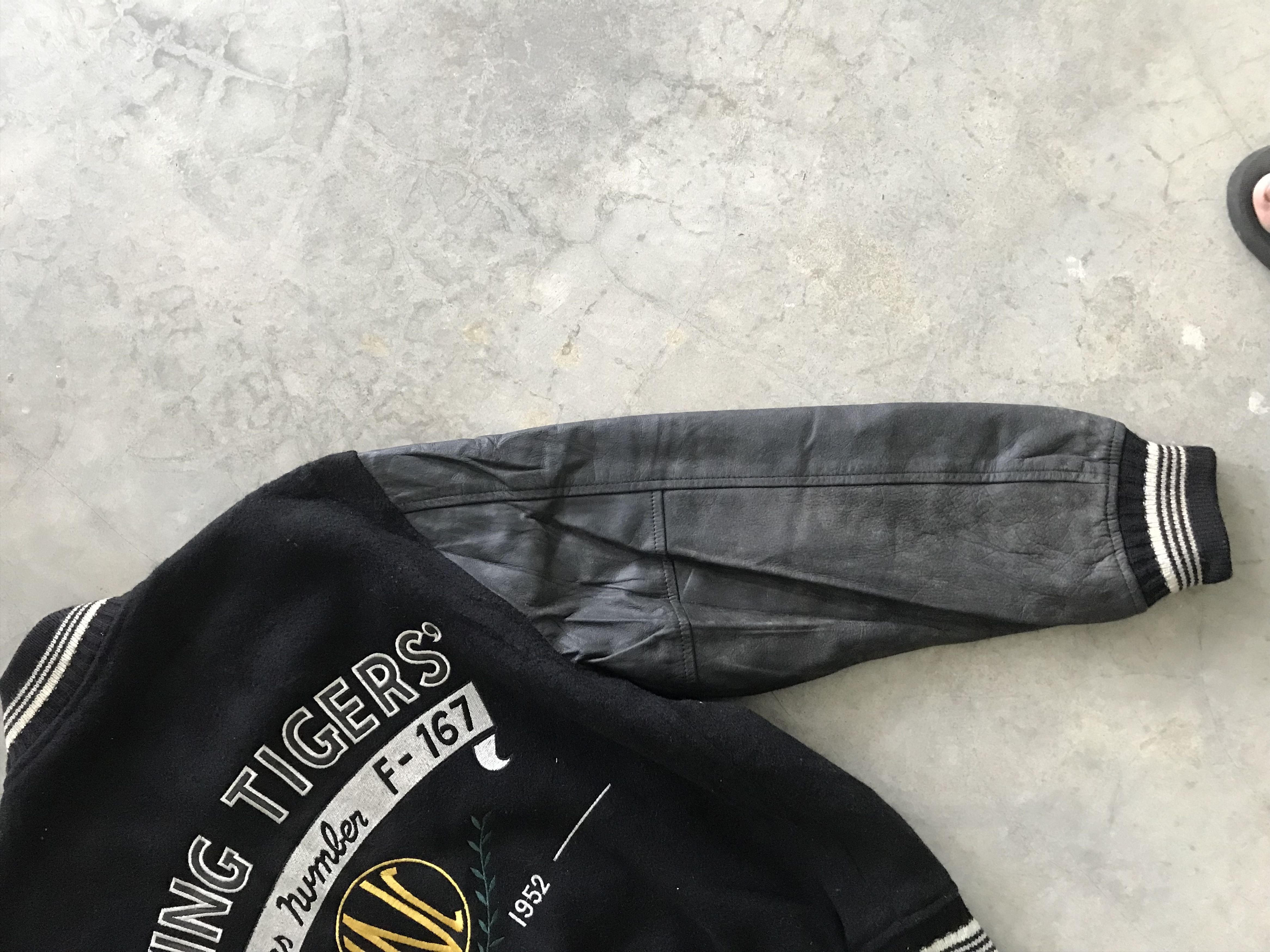 Vintage Vintage The Flying Tiger Military USN Varsity Jacket Size US M / EU 48-50 / 2 - 11 Thumbnail