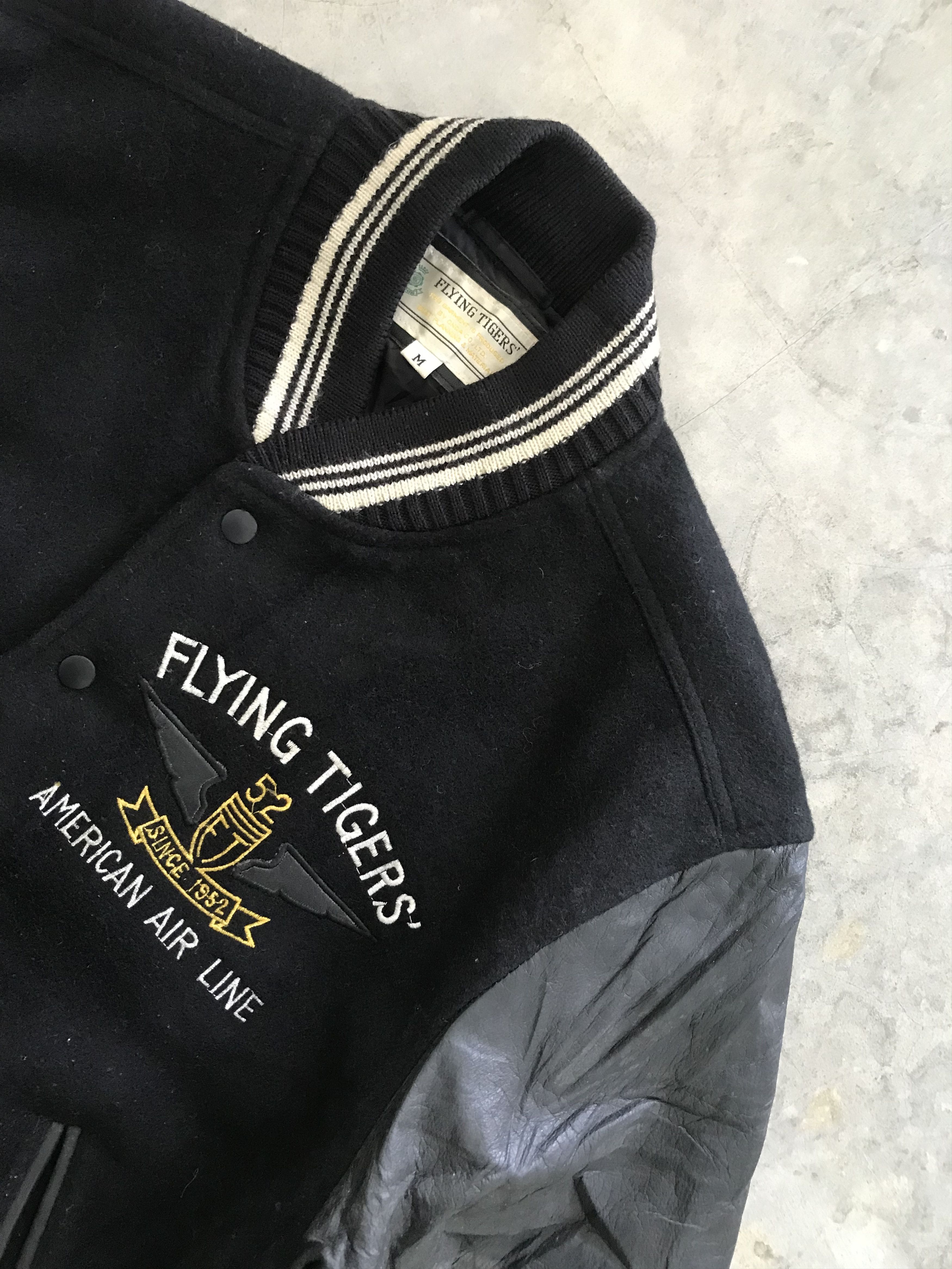 Vintage Vintage The Flying Tiger Military USN Varsity Jacket Size US M / EU 48-50 / 2 - 6 Thumbnail