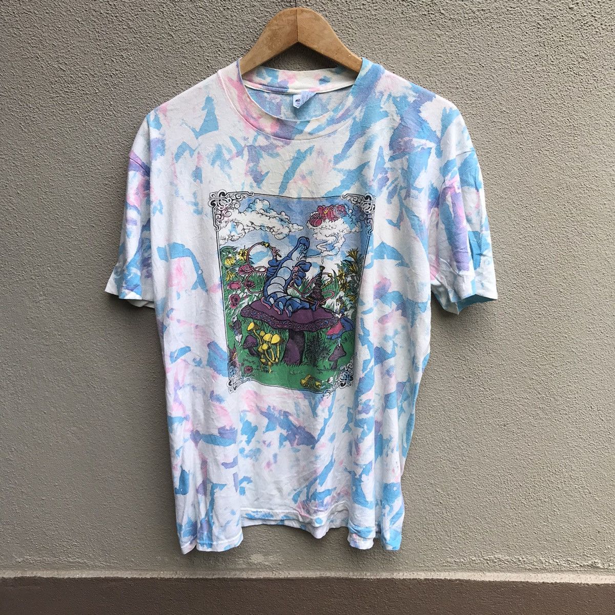 Other Vintage 90s ALICE IN WONDERLAND movie tee tie dye cartoons Size US L / EU 52-54 / 3 - 1 Thumbnail