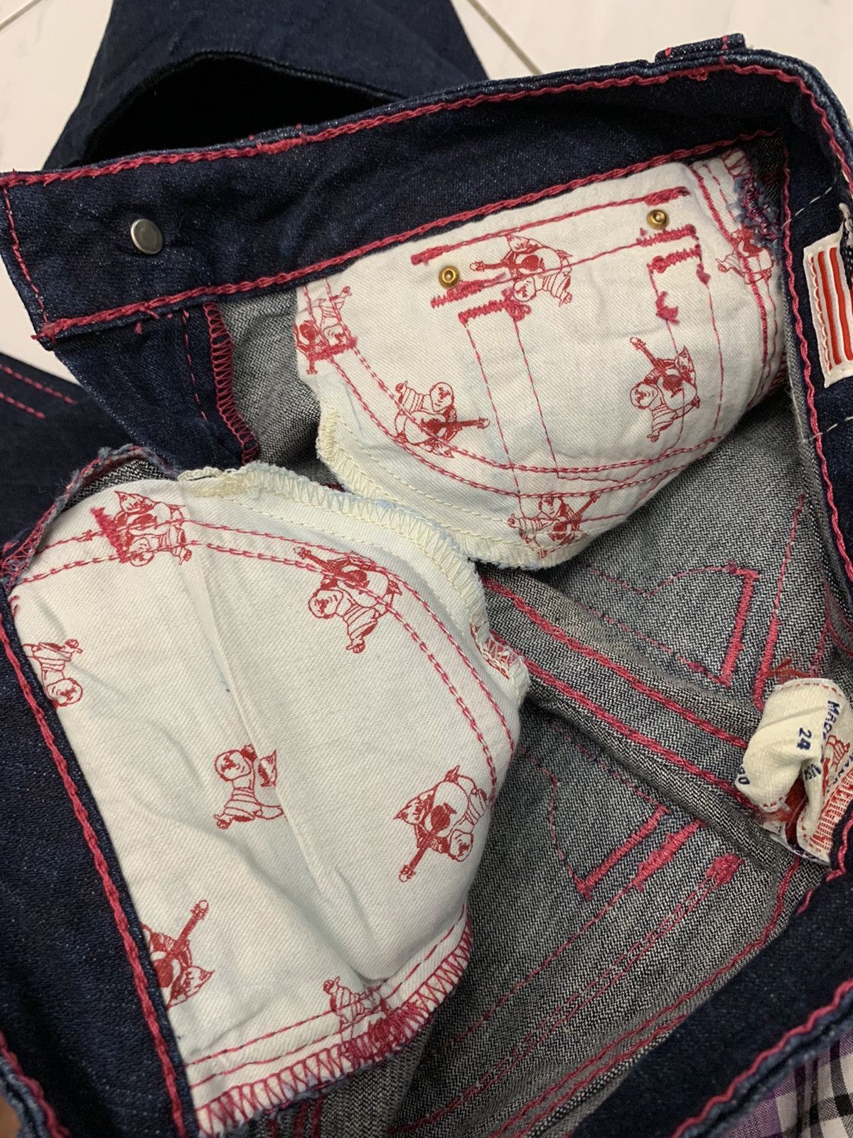 True Religion True religion denim jeans crystal swarovski button super low Size US 26 / EU 42 - 15 Thumbnail