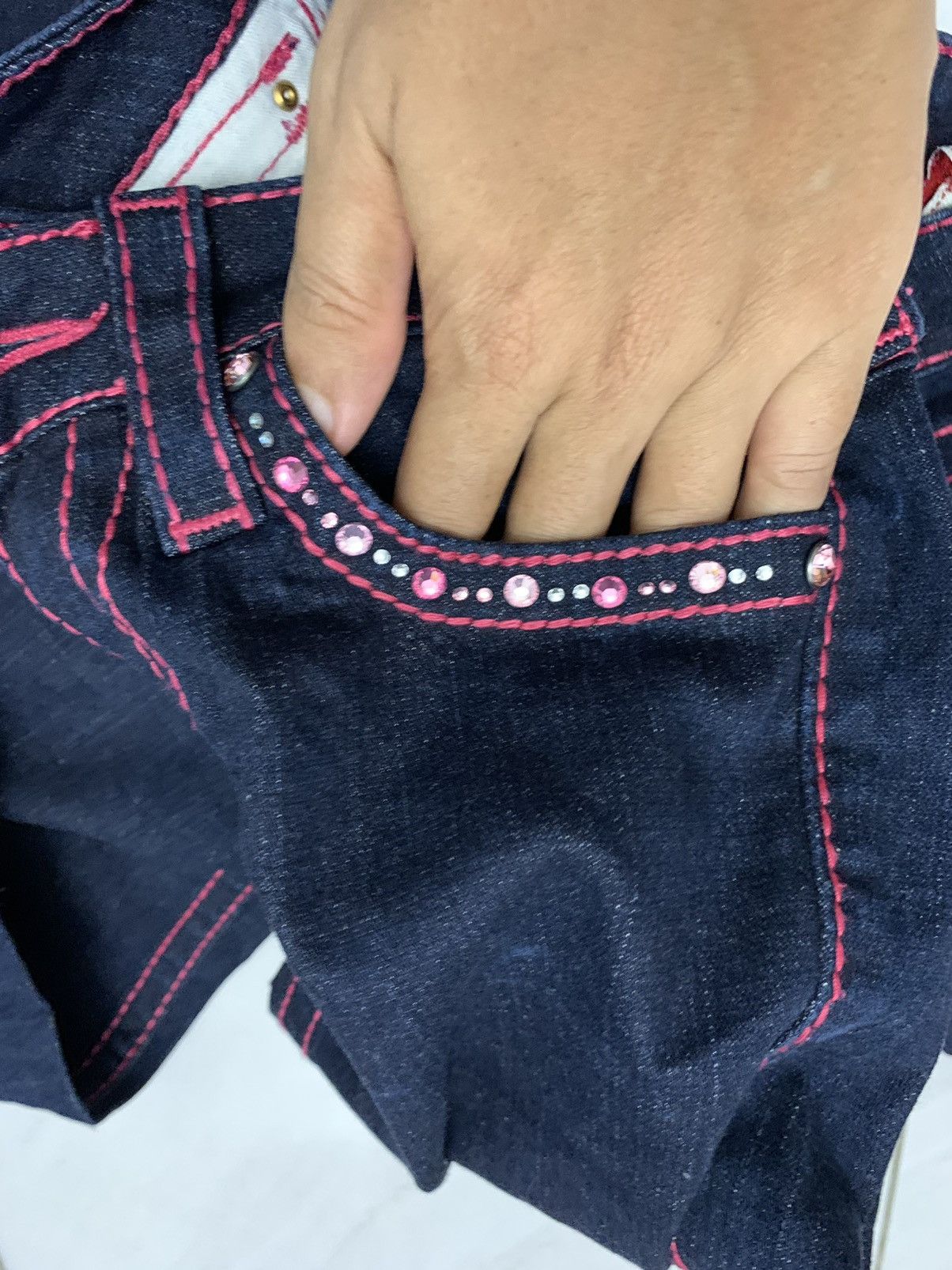 True Religion True religion denim jeans crystal swarovski button super low Size US 26 / EU 42 - 9 Thumbnail