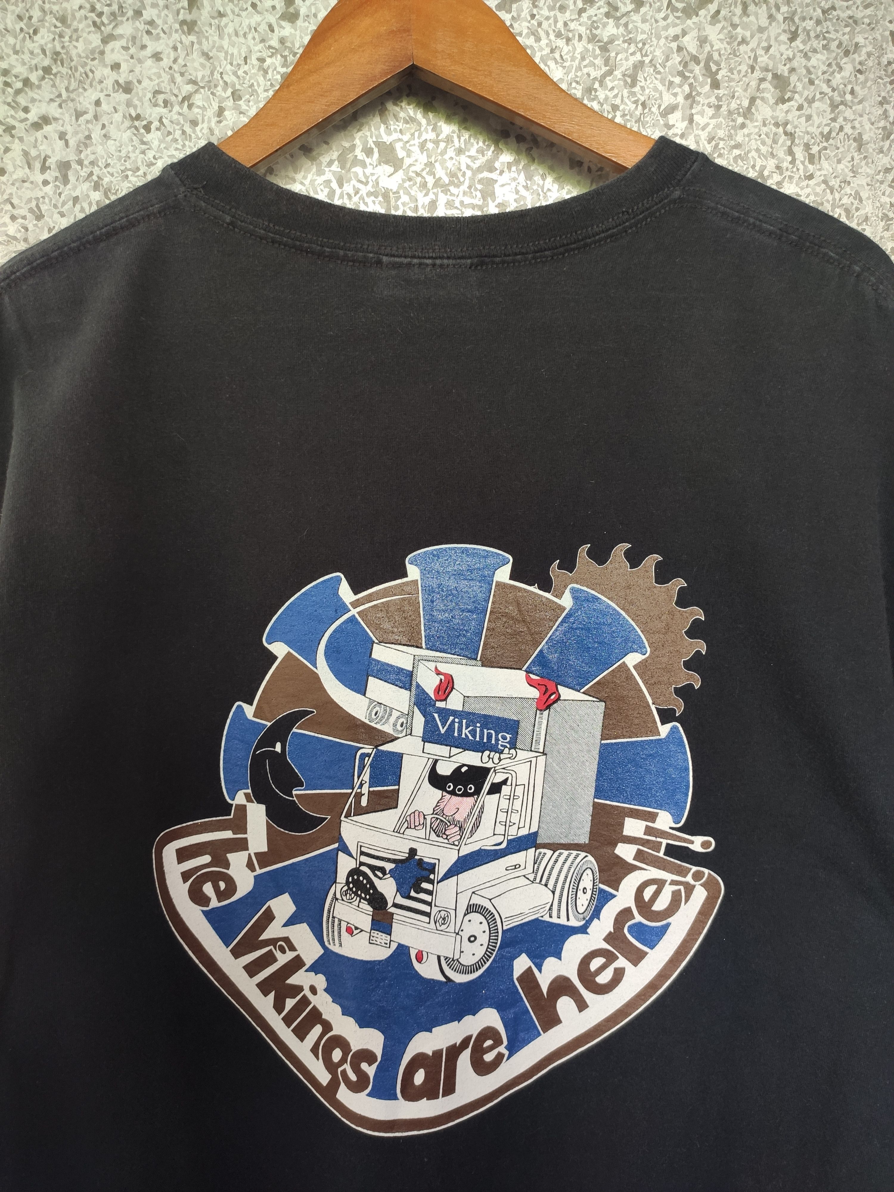 Vintage Vintage The Viking are here t shirt Size US XXL / EU 58 / 5 - 1 Thumbnail