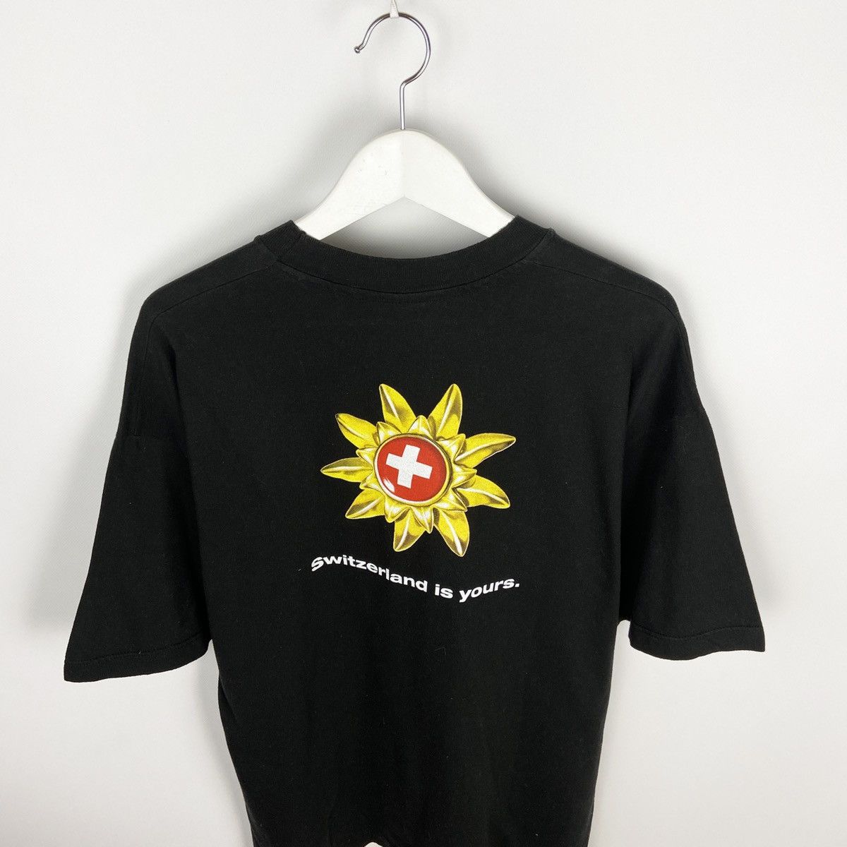 Vintage Vintage 90s Don't tourist me i'm on vacation Switzerland tee Size US XL / EU 56 / 4 - 4 Thumbnail
