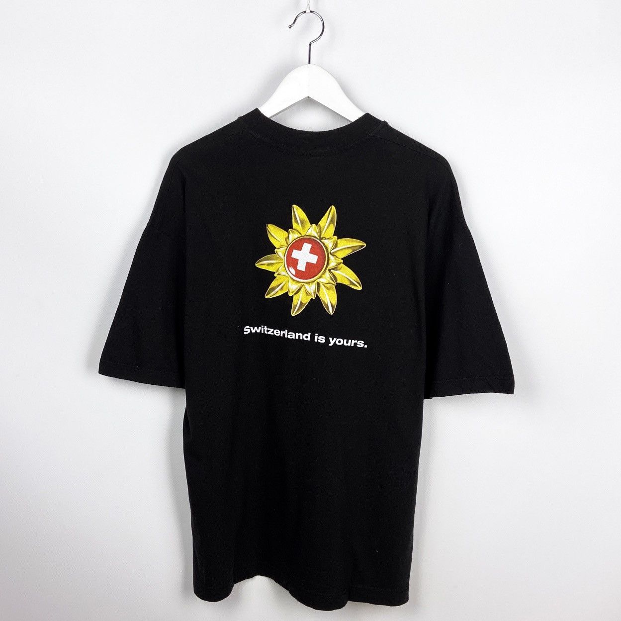 Vintage Vintage 90s Don't tourist me i'm on vacation Switzerland tee Size US XL / EU 56 / 4 - 2 Thumbnail
