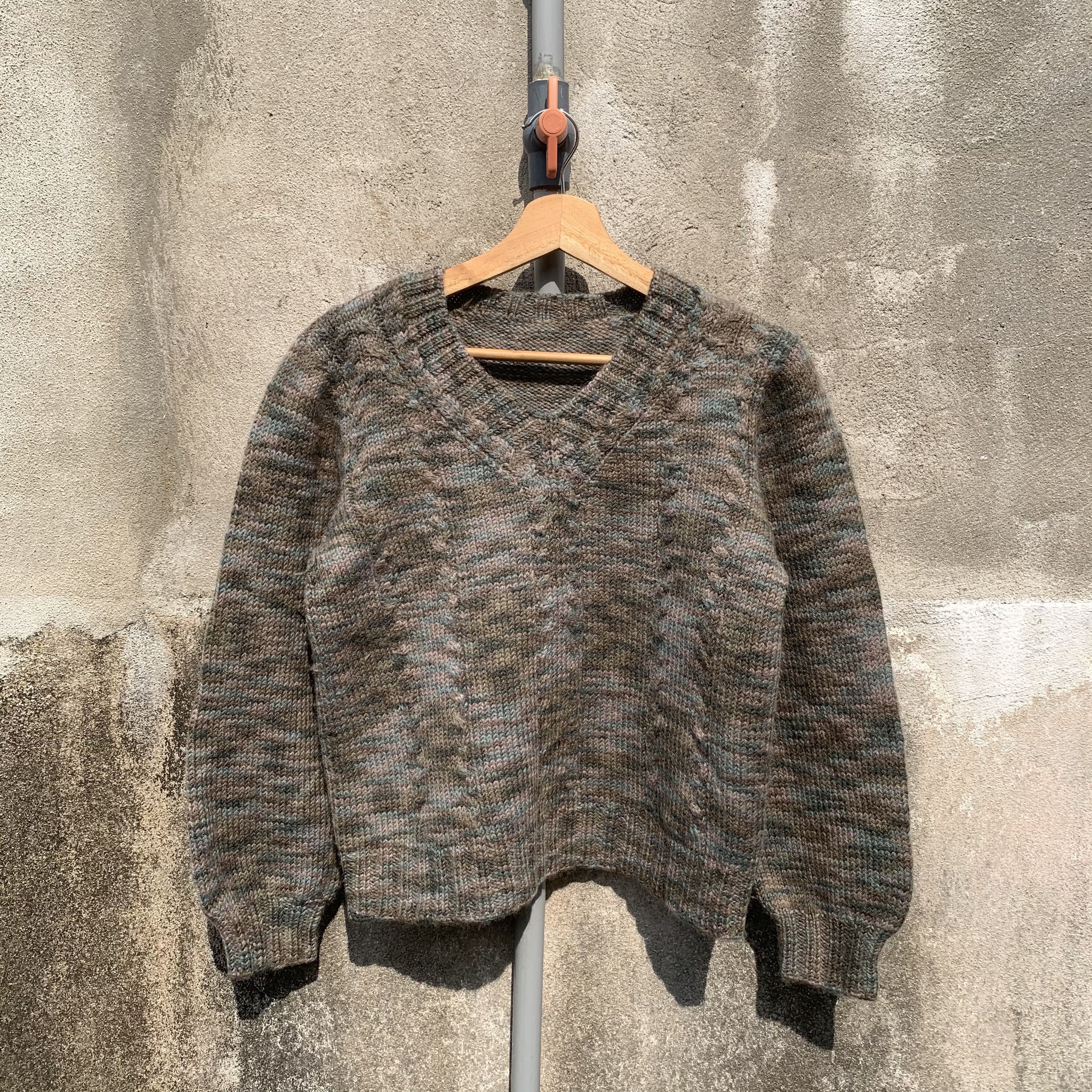 Aran Isles Knitwear Japanese Vintage Knit Jumper V Neck Pullover Kids Sweater Size US S / EU 44-46 / 1 - 1 Thumbnail
