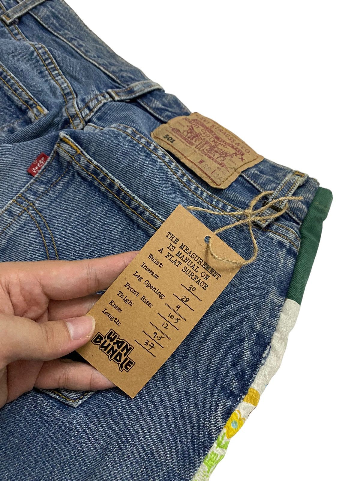 Levi's Levi's 501 Custom Winnie The Pooh Jeans Size US 30 / EU 46 - 10 Thumbnail