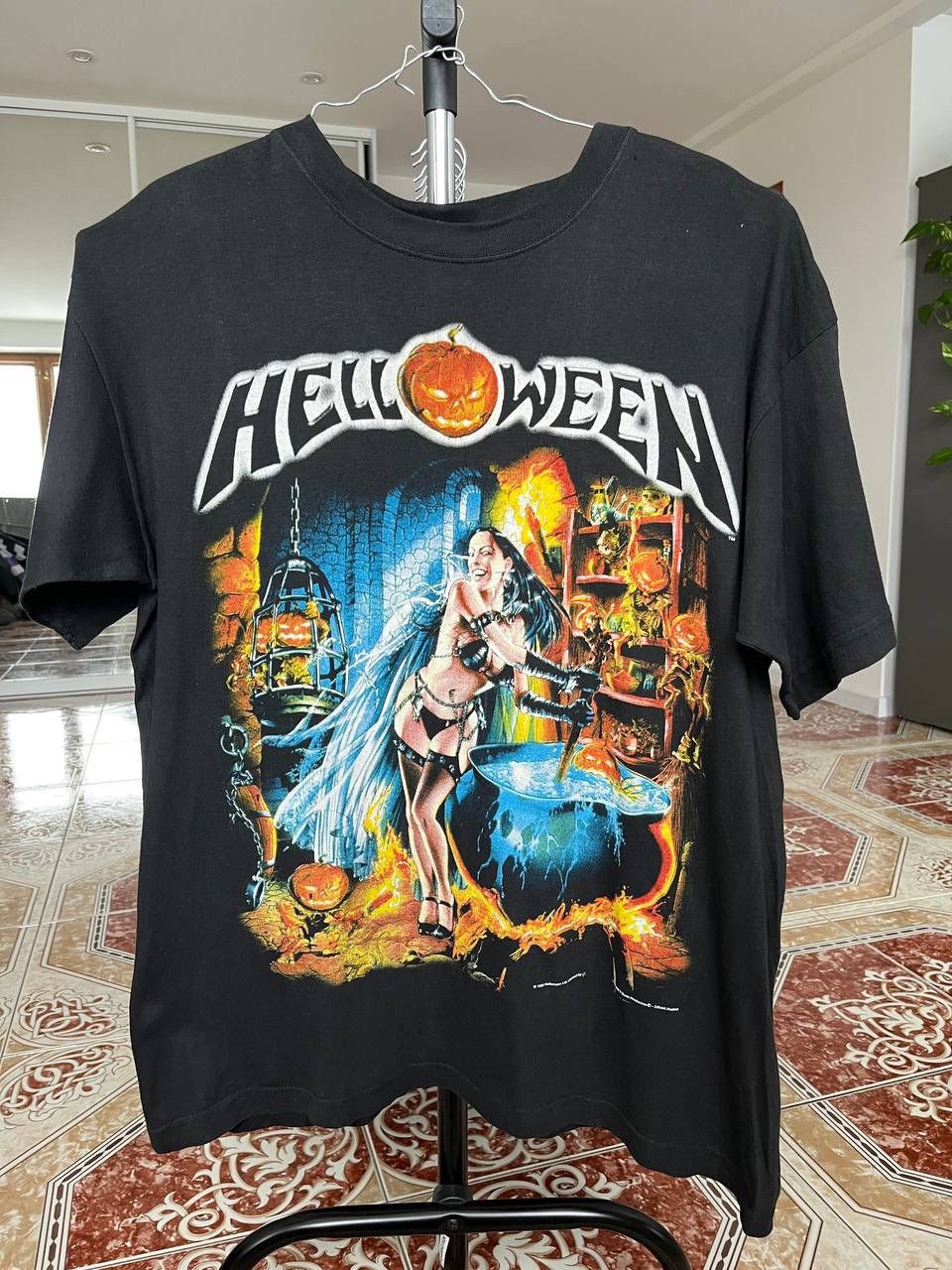 Band Tees Vintage Helloween Band T-shirt Size US XL / EU 56 / 4 - 1 Thumbnail