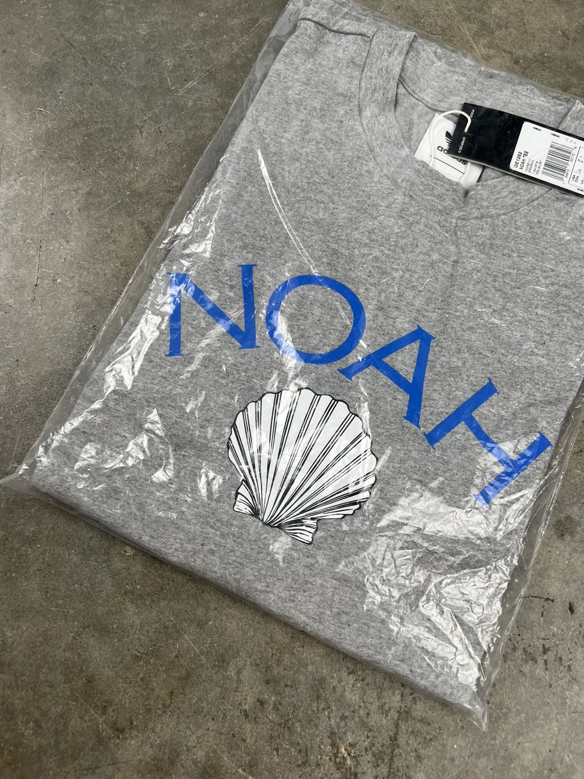 Adidas × Noah Noah x Adidas SS19 Grey Sea Shell Core Logo Tee Grey Large Size US L / EU 52-54 / 3 - 2 Thumbnail