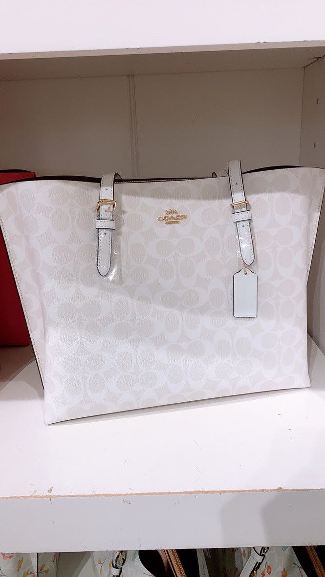 Mollie Tote In Signature Canvas