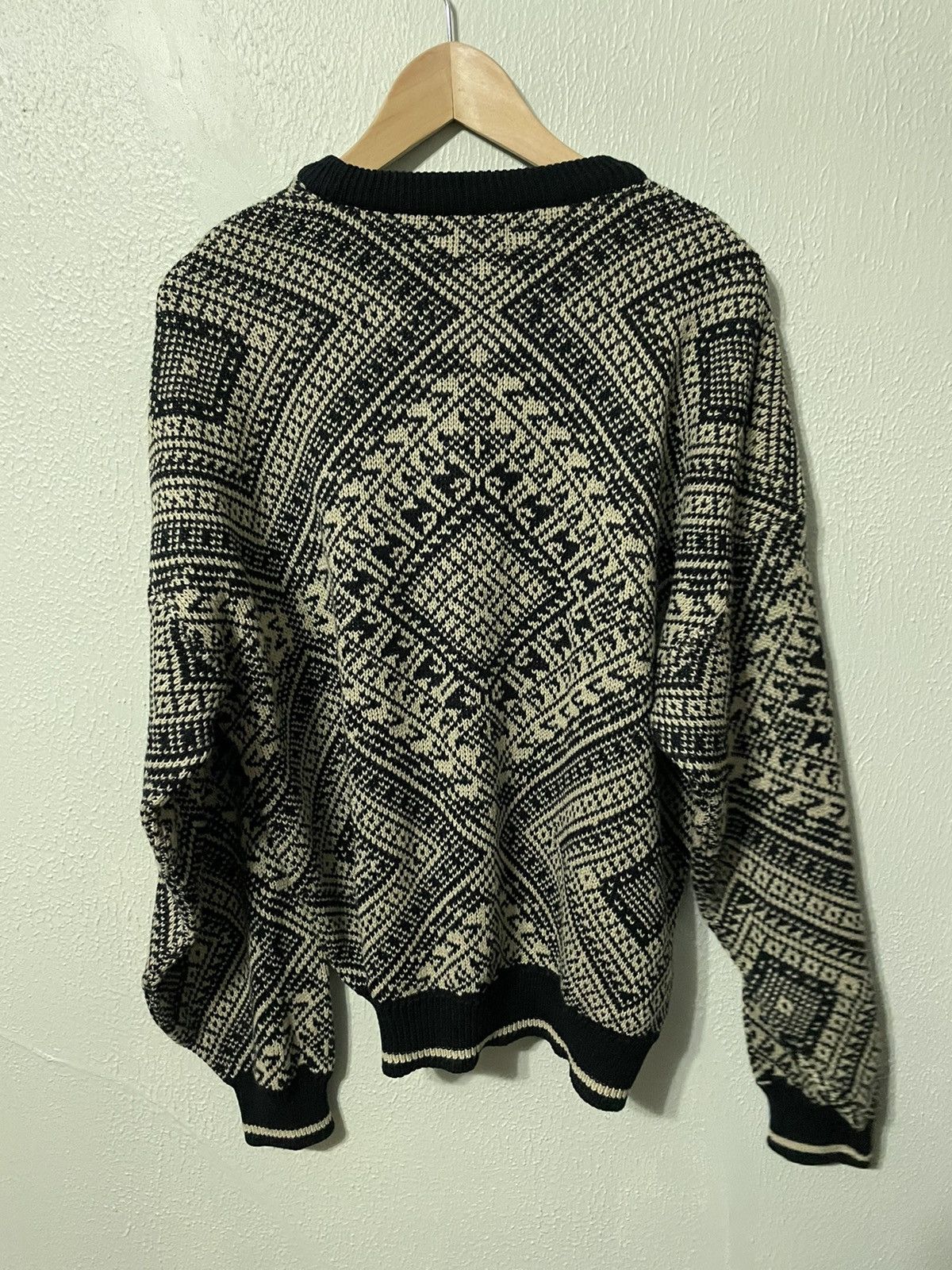 Vintage Vintage Persian Monochrome Tapestry Knit Sweater Size US XXL / EU 58 / 5 - 3 Thumbnail