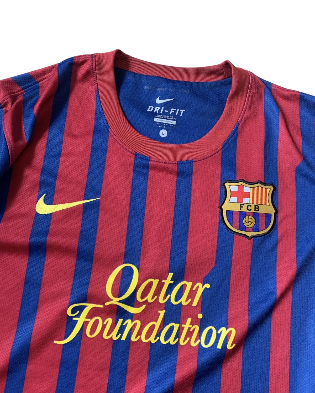 Nike 2010 Nike FC Barcelona soccer jersey vintage Size US L / EU 52-54 / 3 - 7 Thumbnail