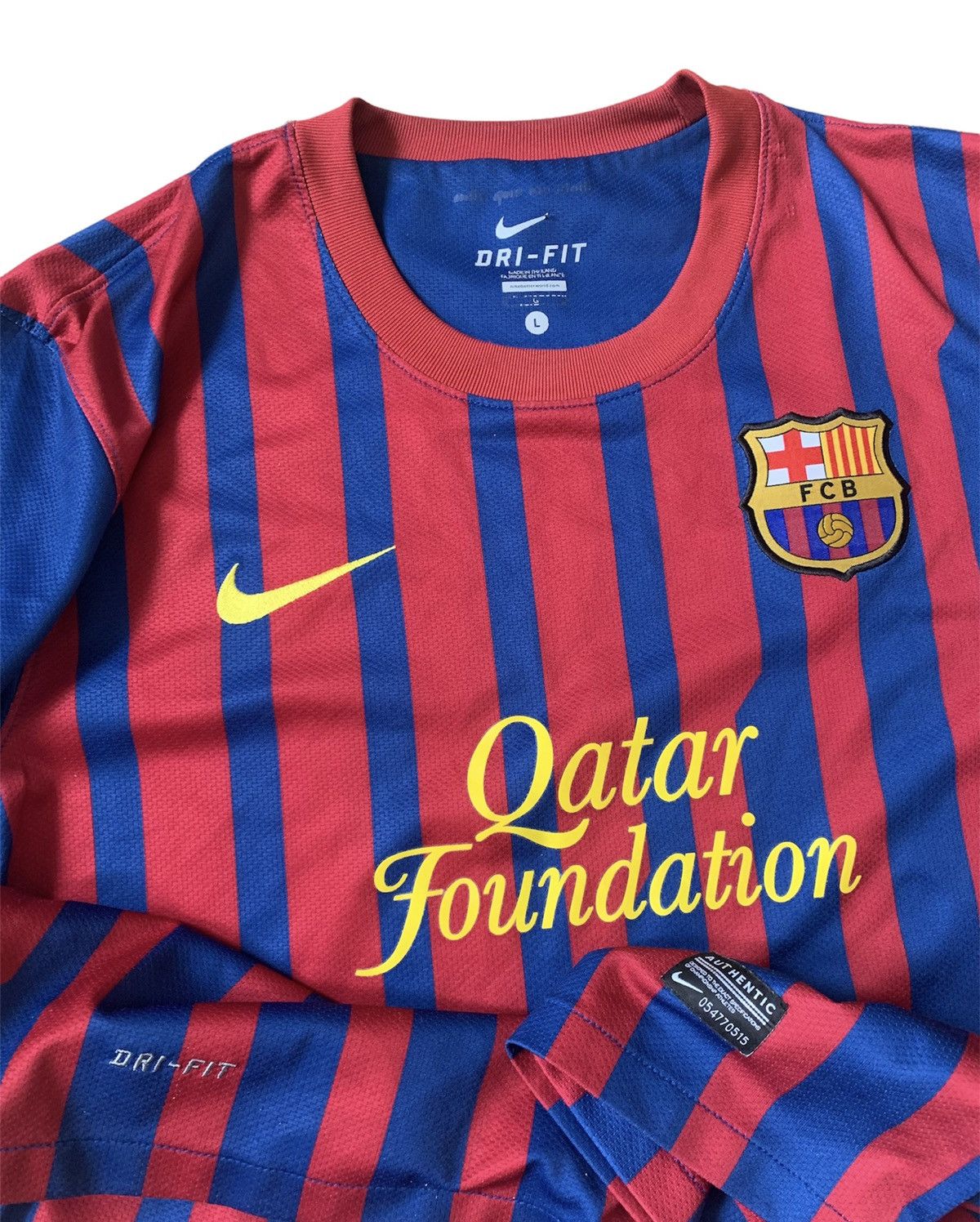 Nike 2010 Nike FC Barcelona soccer jersey vintage Size US L / EU 52-54 / 3 - 8 Thumbnail
