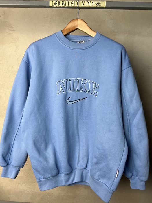 Baby blue sale vintage nike sweatshirt