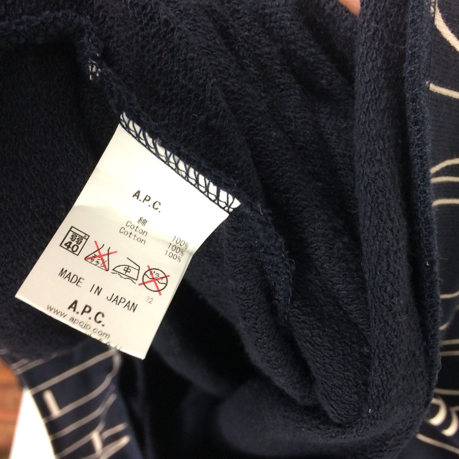 A.P.C. A.P.C Fullprint Sweatshirt Made In Japan Size US L / EU 52-54 / 3 - 5 Thumbnail