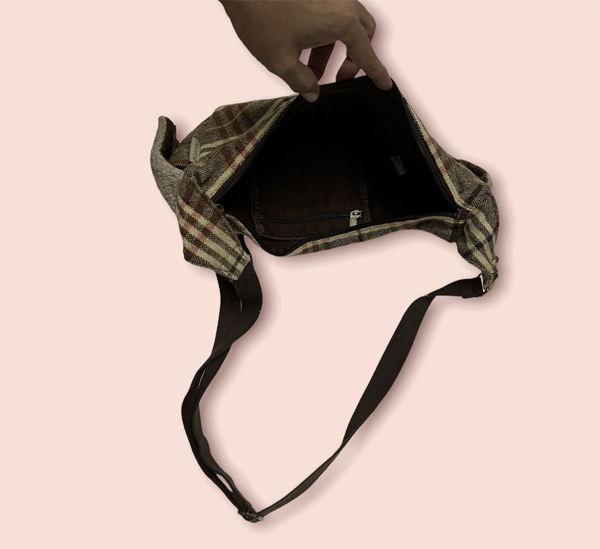 Columbia × Vintage VINTAGE COLUMBIA PLAIN BANANA CROSSBODY BAG Size ONE SIZE - 9 Thumbnail