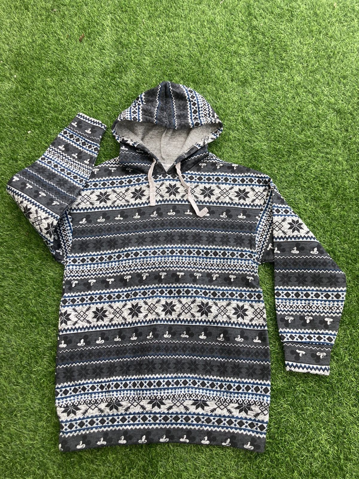 Disney DISNEY MICKEY MOUSE NATIVE MOTIF HOODIE Size US M / EU 48-50 / 2 - 1 Thumbnail