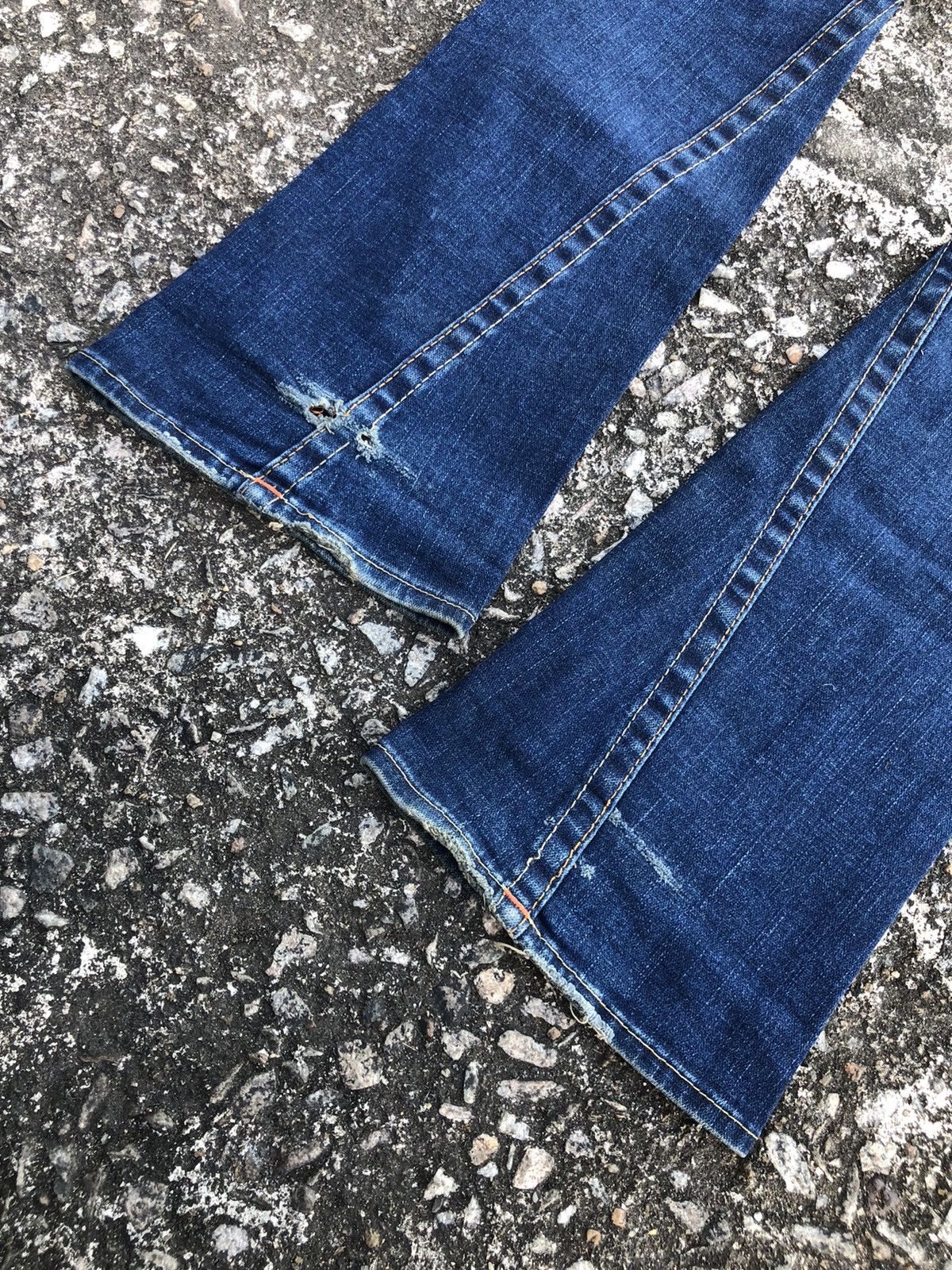 True Religion True Religion Boot Cut Ladies Jeans Distressed Size 24" / US 00 / IT 34 - 9 Thumbnail